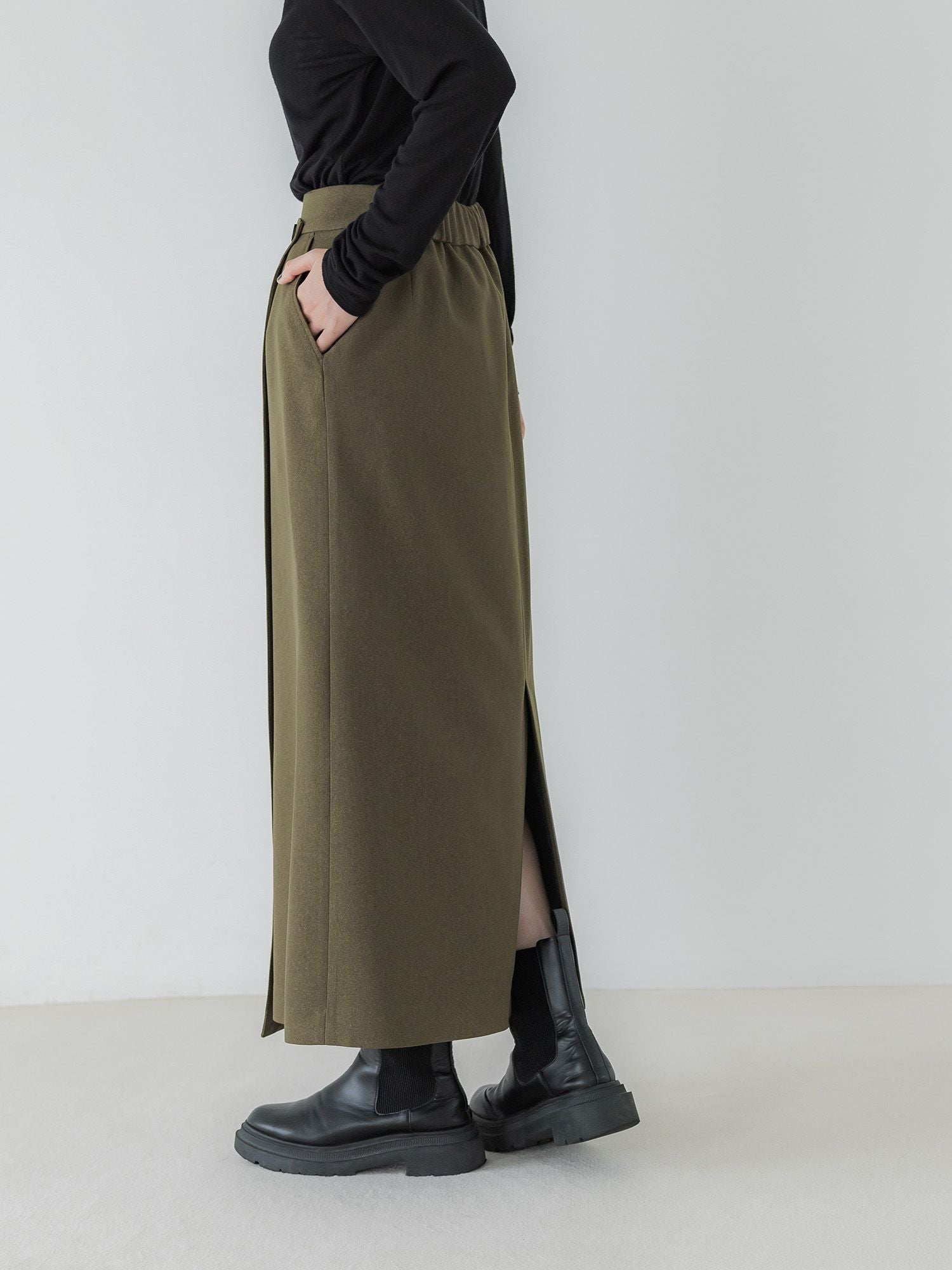 H170 B78 W59 H85 / 着用サイズ : サンプル