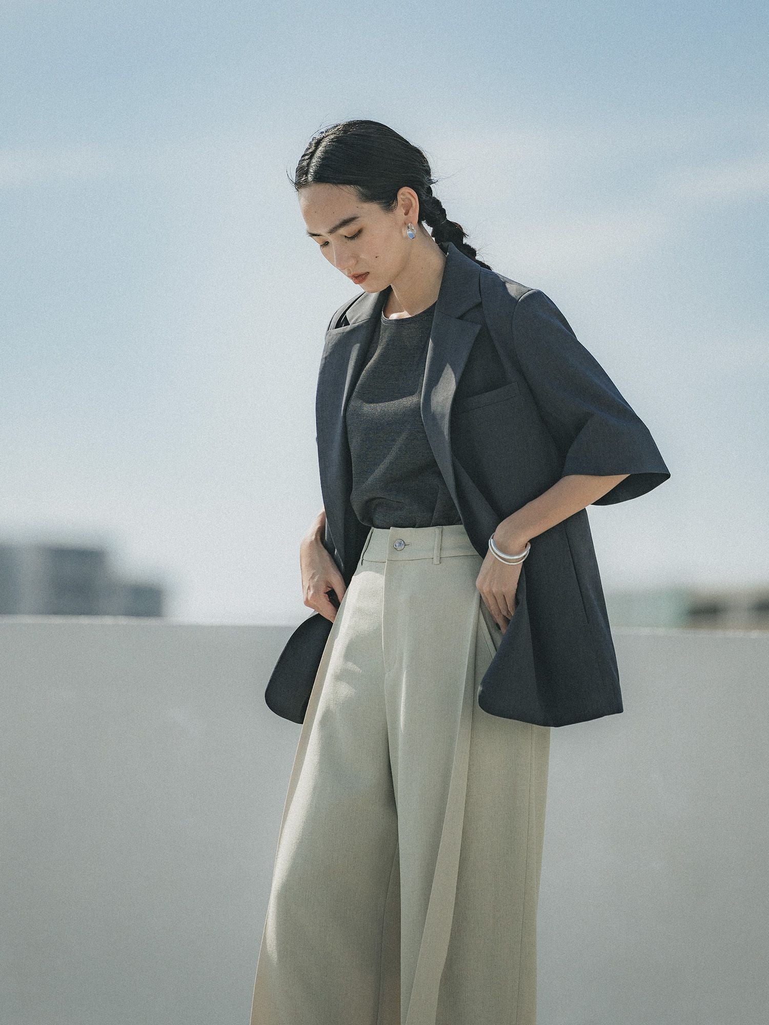 H171 B80 W60 H85 / 着用サイズ : サンプル
※サンプルサイズ : size1よりも着丈+5.8cm