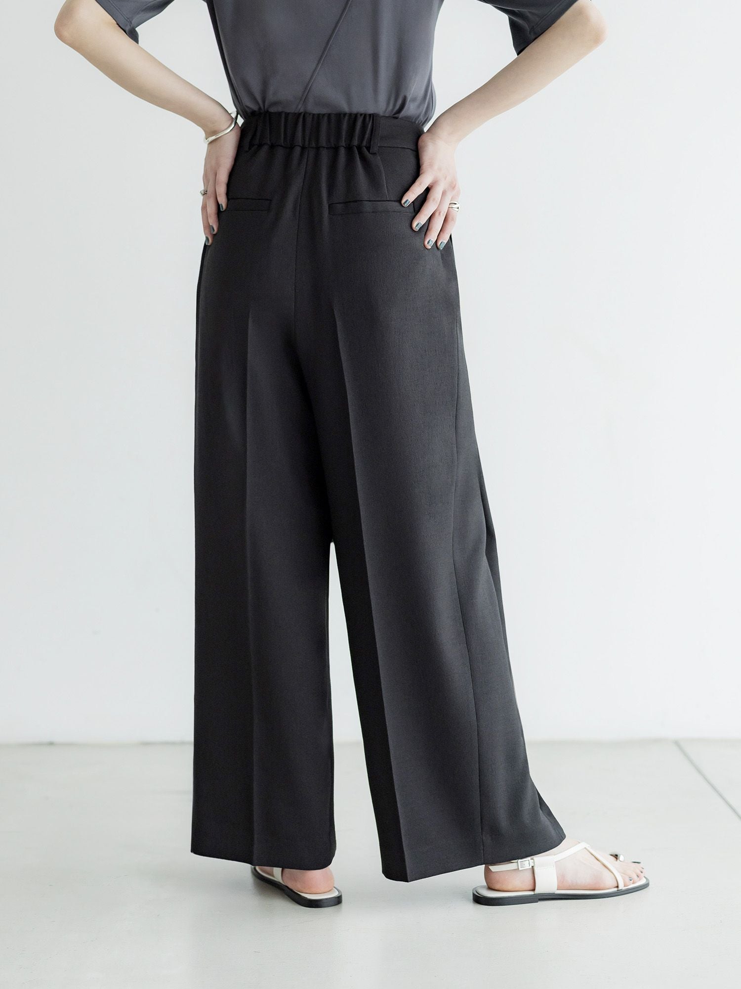 H170 B82 W60 H91/ 着用サイズ : サンプル