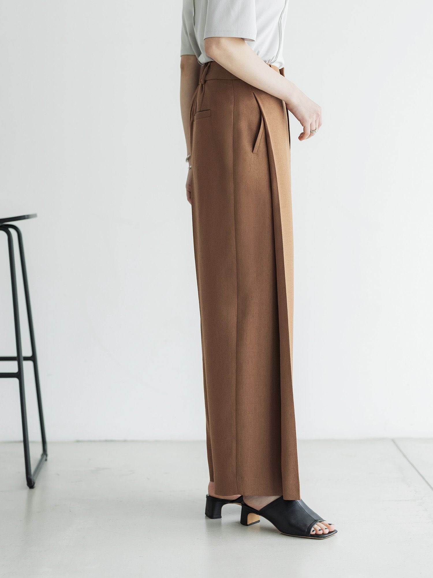 H170 B82 W60 H91/ 着用サイズ : サンプル