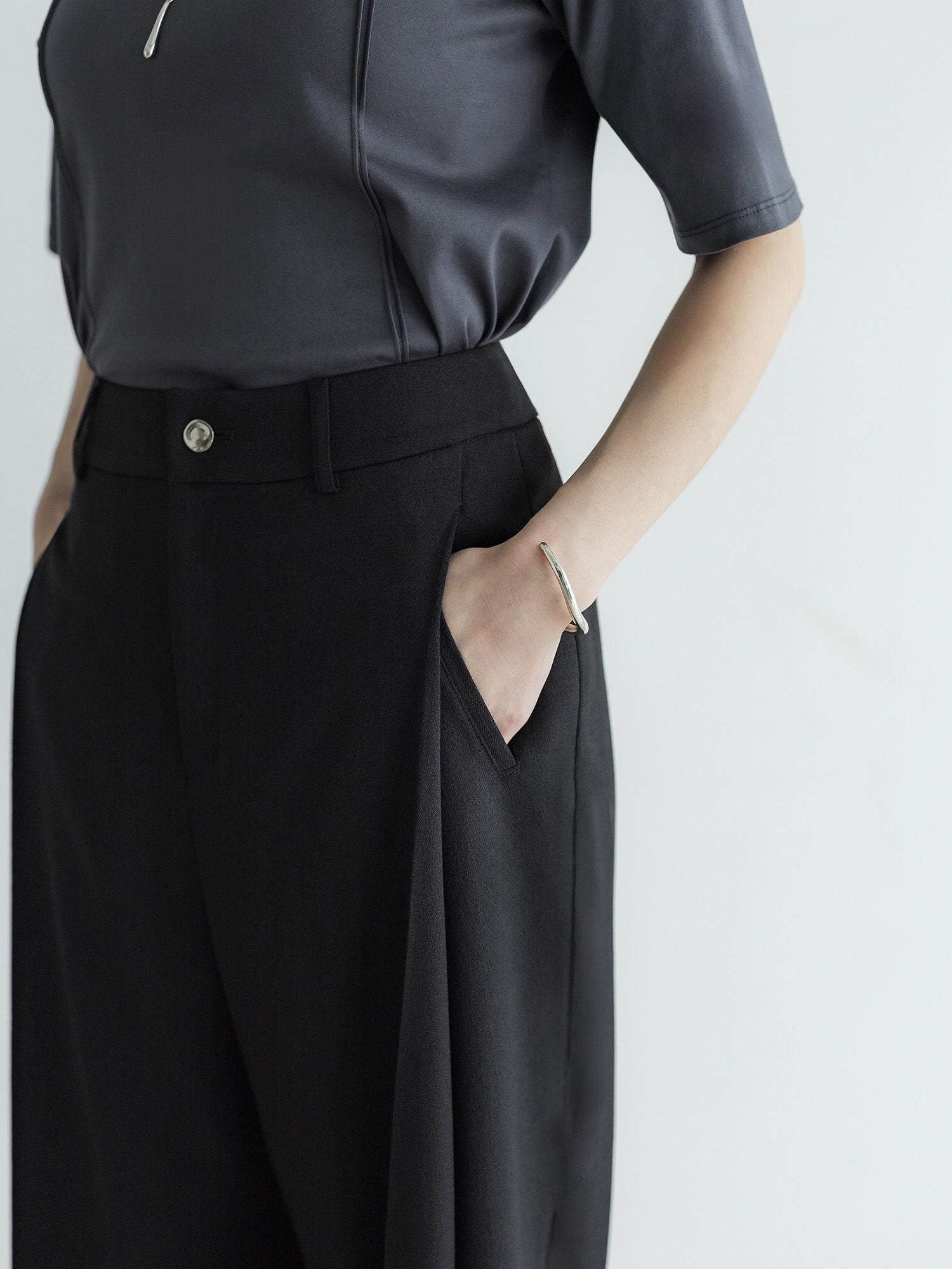 H170 B82 W60 H91/ 着用サイズ : サンプル