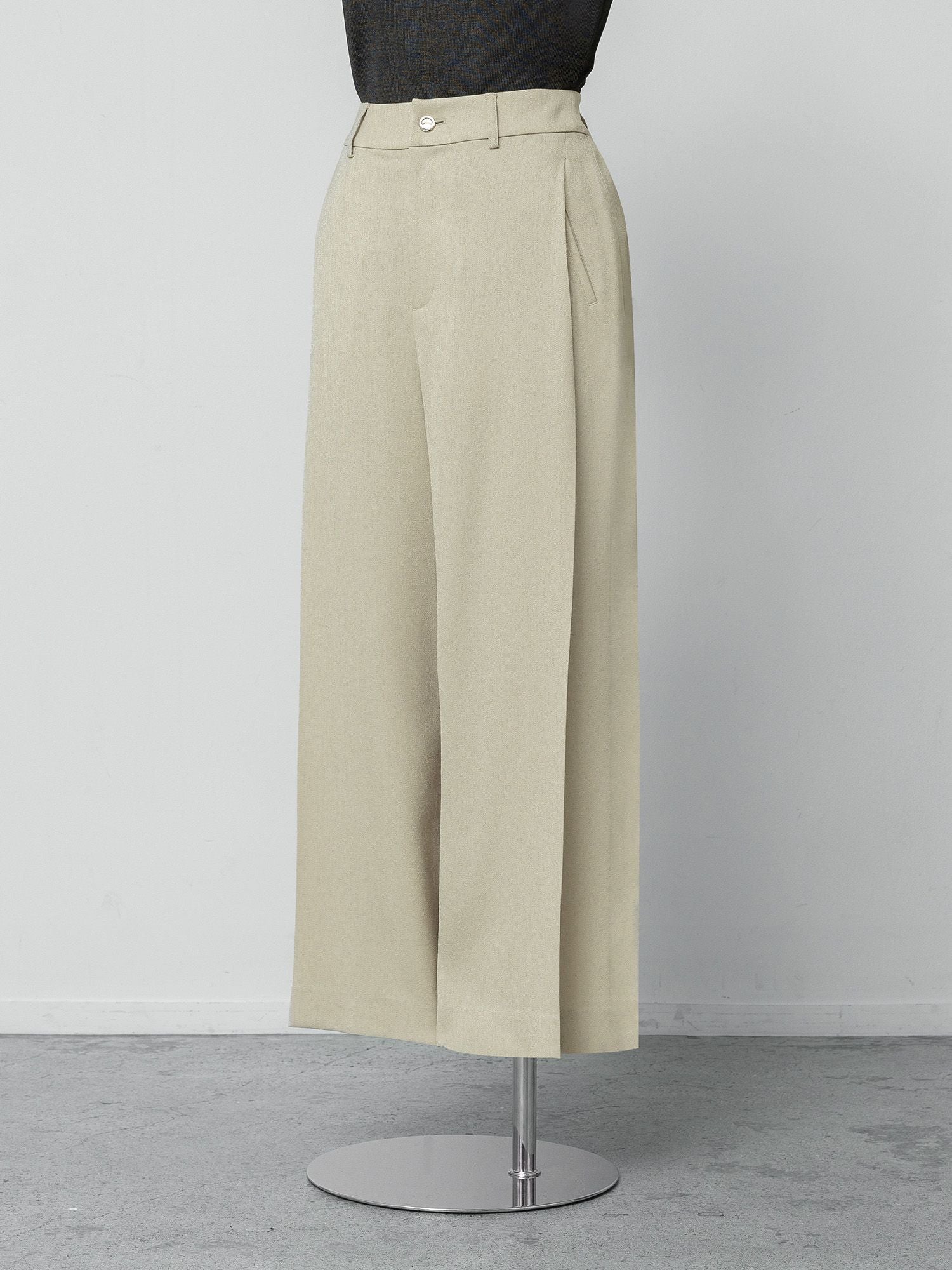 サイドタックスラブワイドパンツ