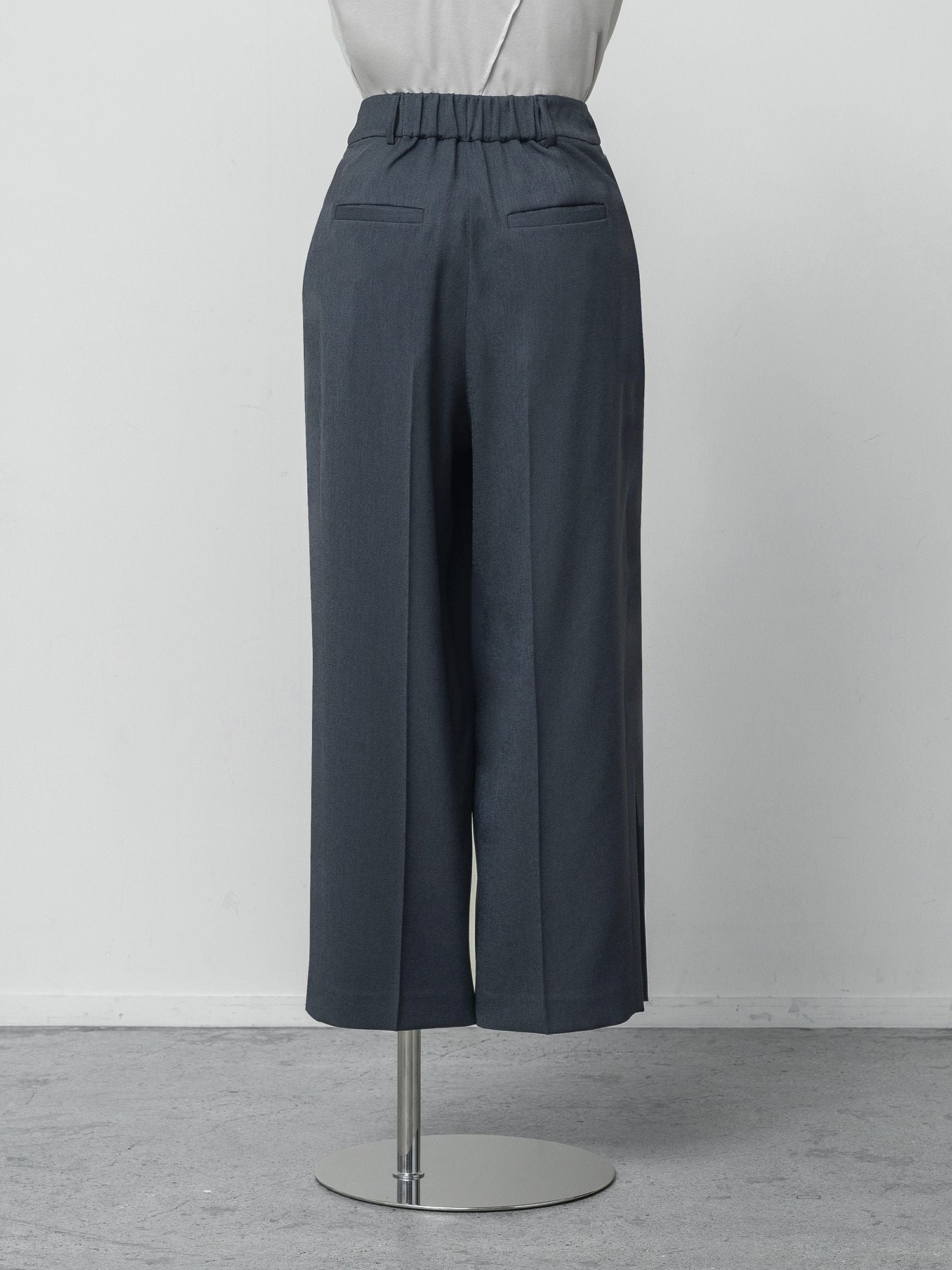 サイドタックスラブワイドパンツ