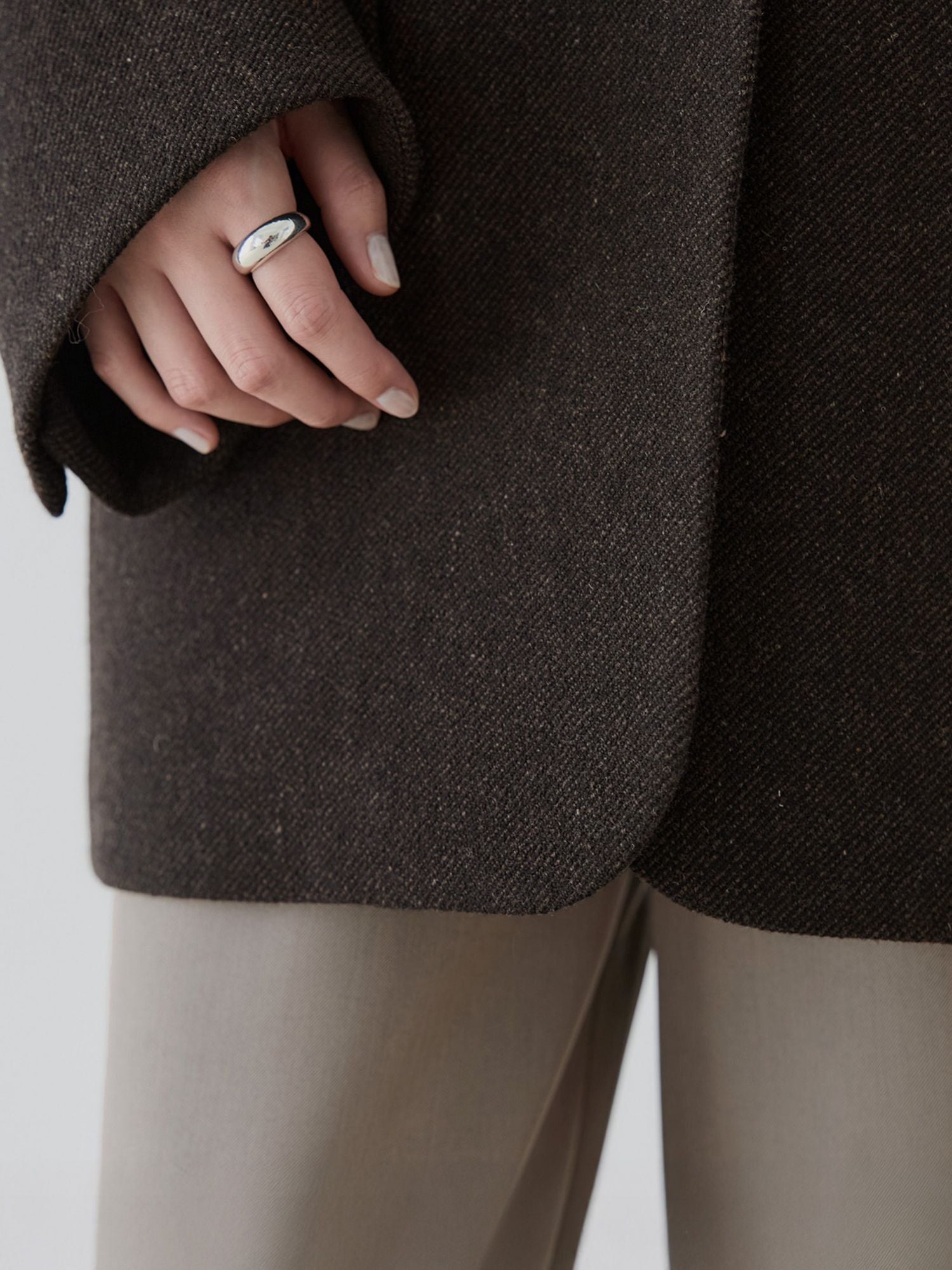 H168 B77 W60 H86 / 着用サイズ : size3