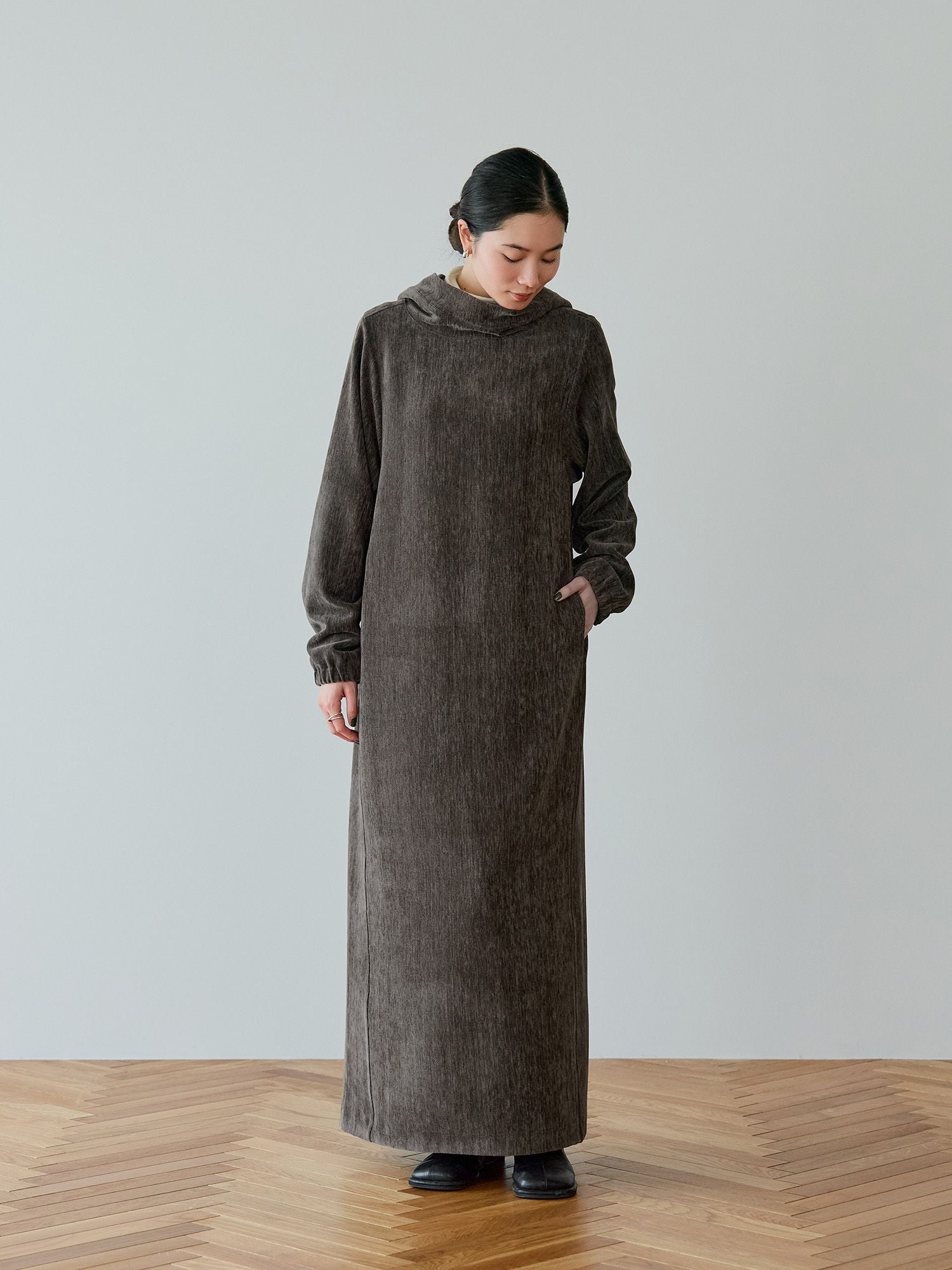 H168 B77 W60 H86 / 着用サイズ : size3