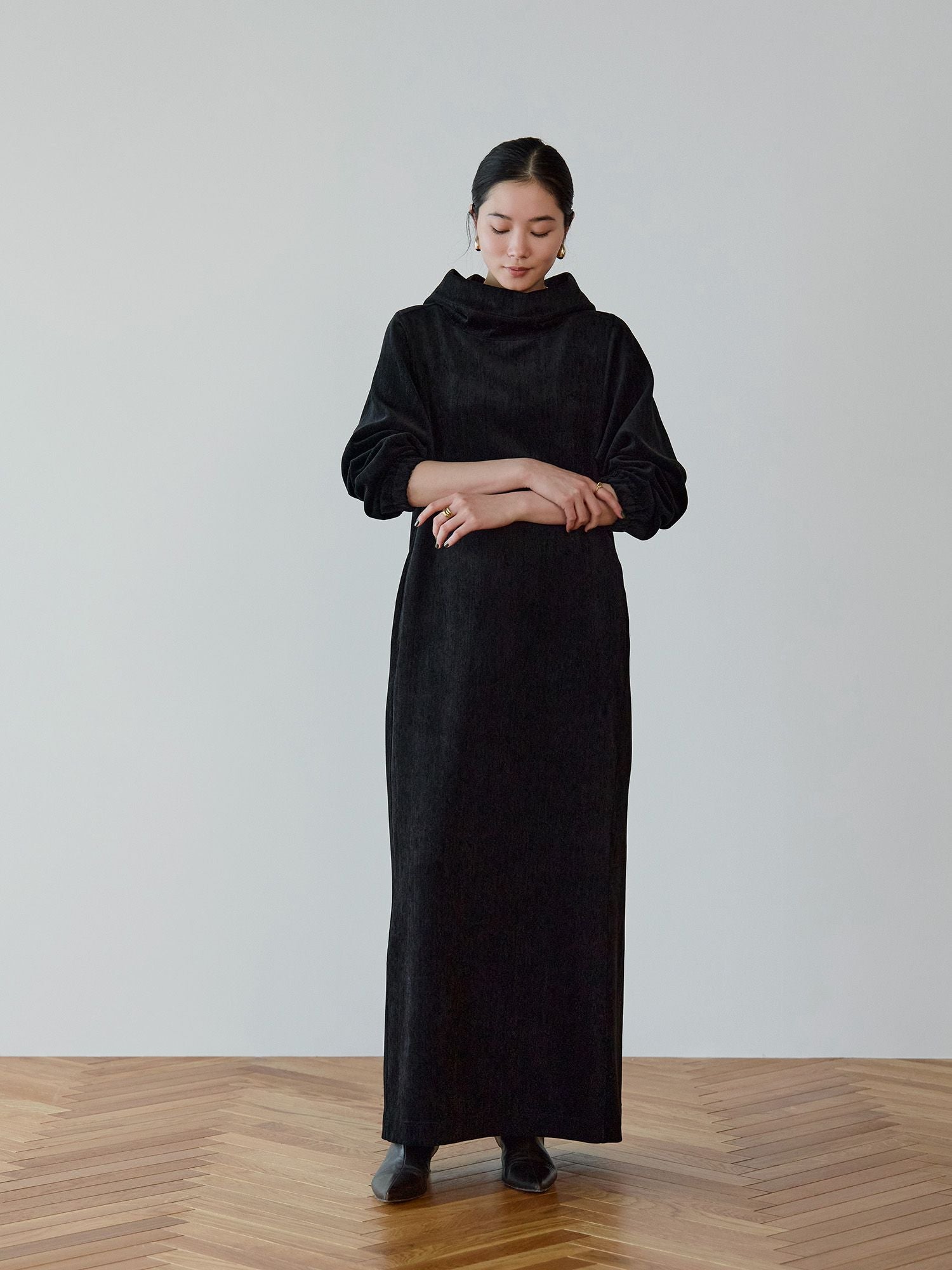 H168 B77 W60 H86 / 着用サイズ : size3