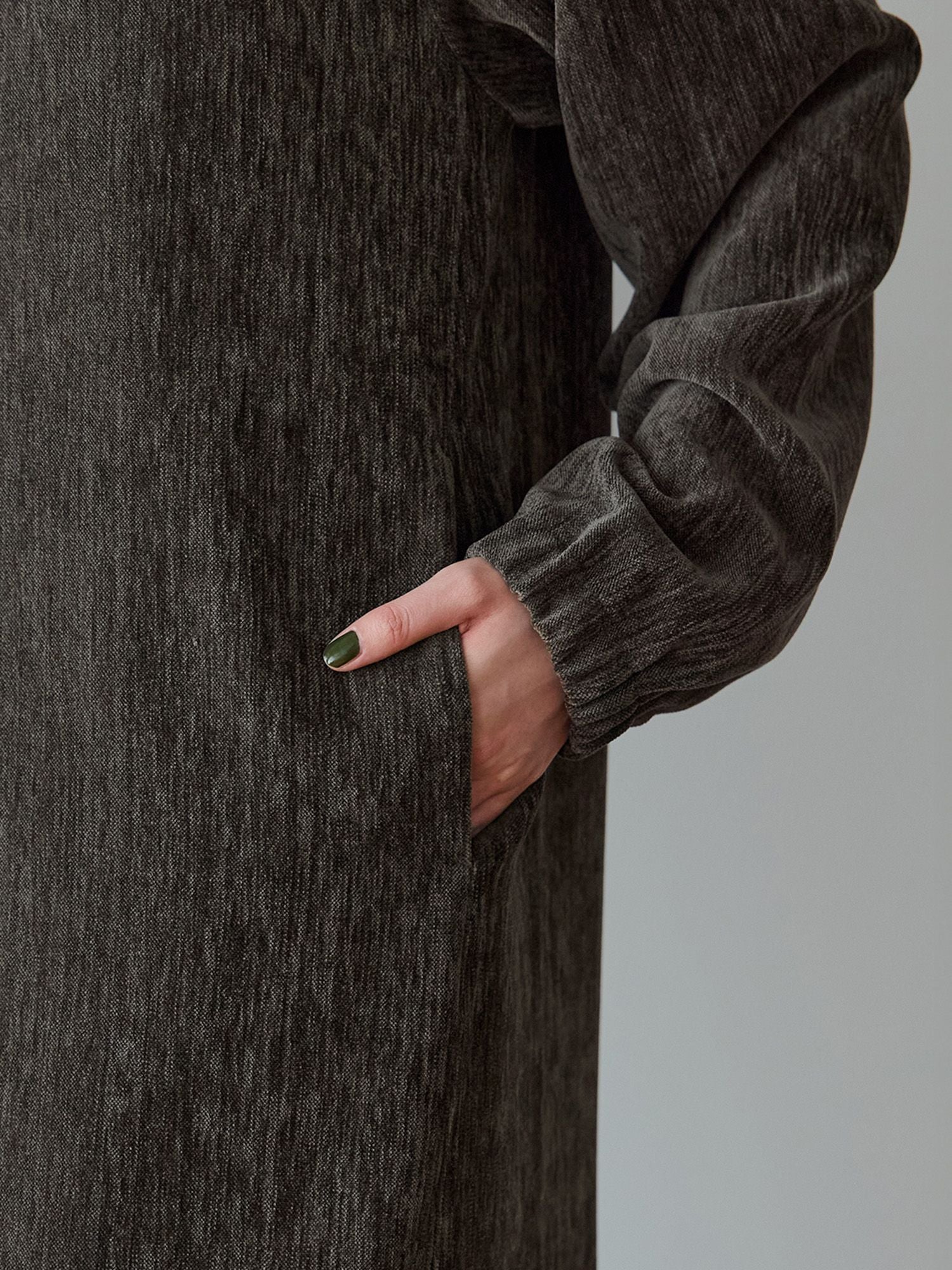 H168 B77 W60 H86 / 着用サイズ : size3