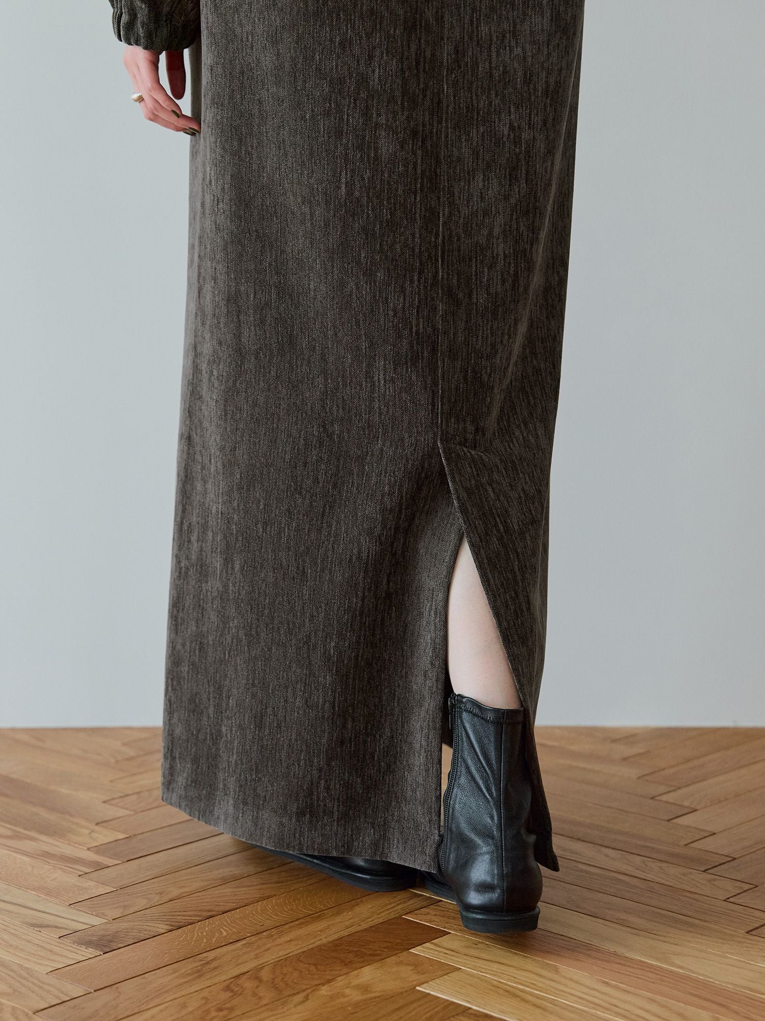 H168 B77 W60 H86 / 着用サイズ : size3