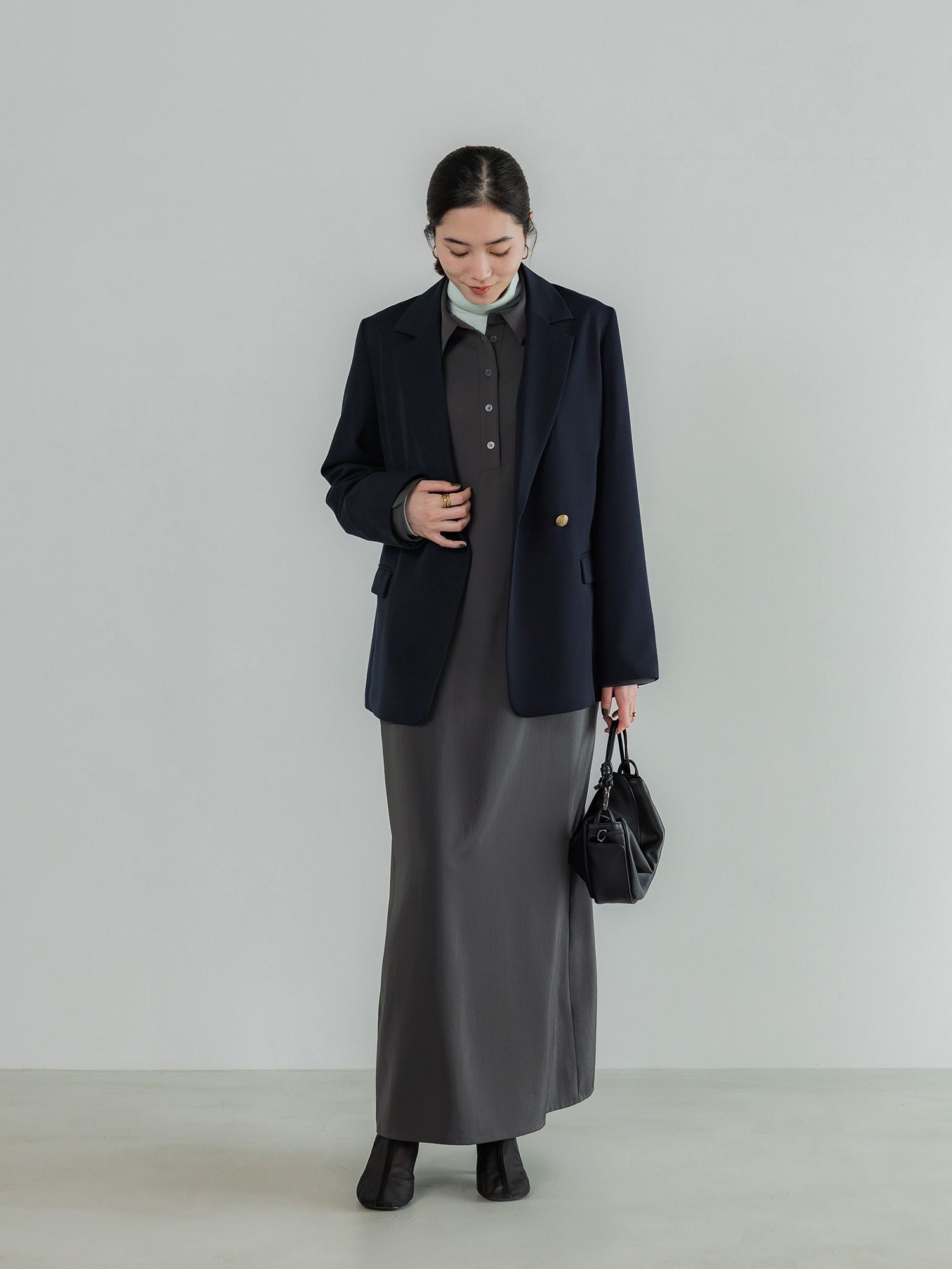 H168 B77 W60 H86 / 着用サイズ : size3