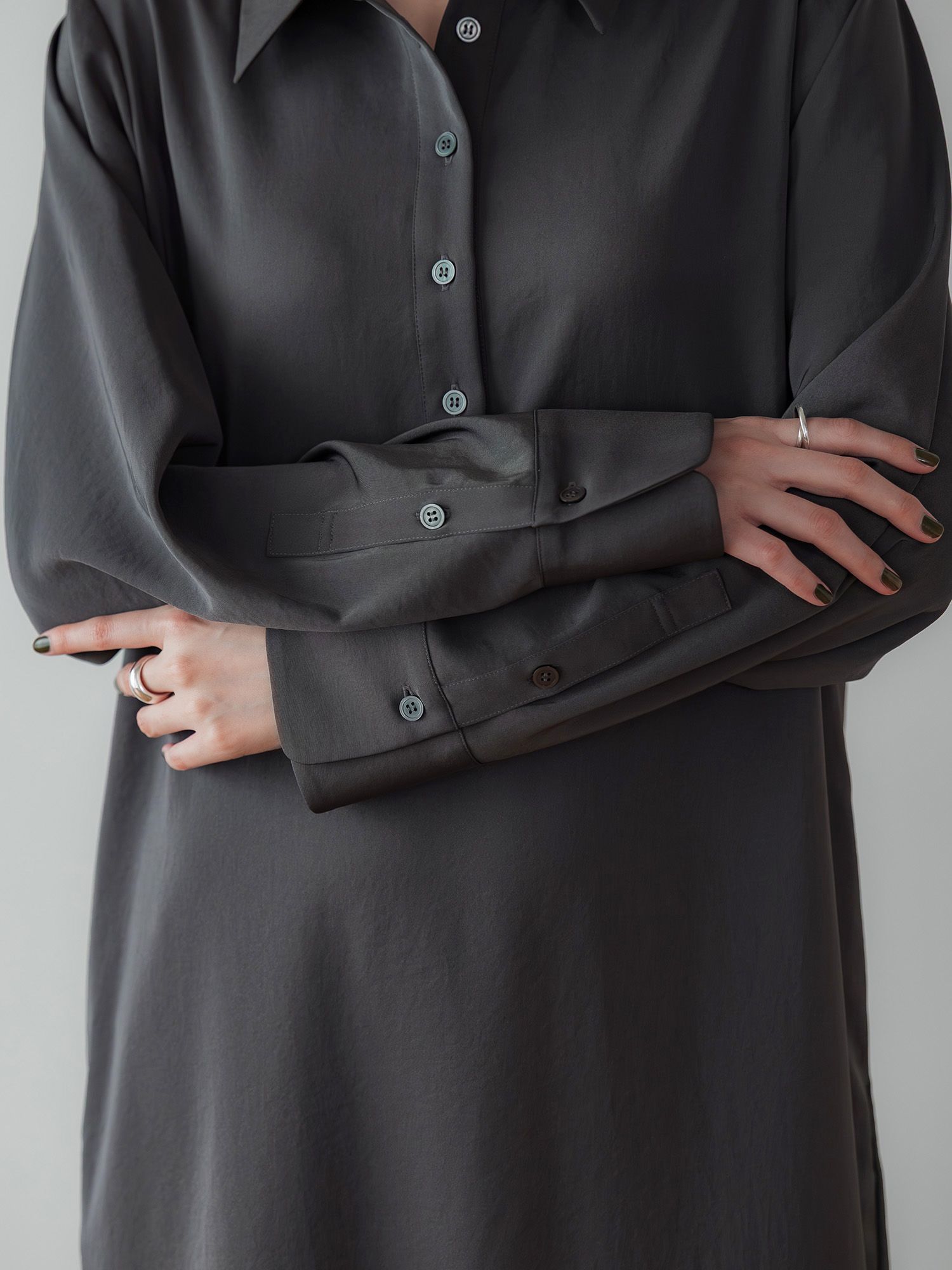 H168 B77 W60 H86 / 着用サイズ : size3