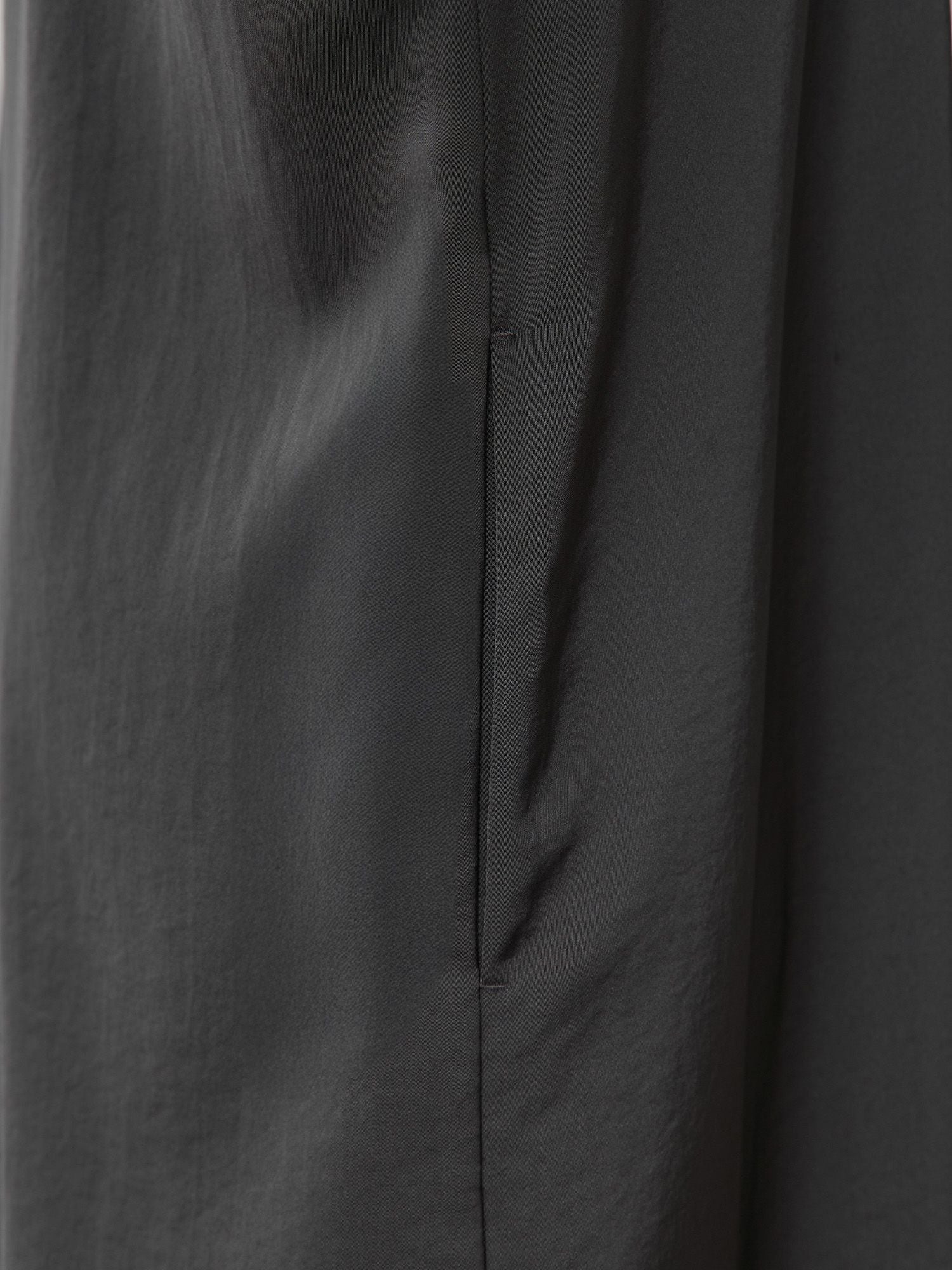 サテンドレープシャツワンピース