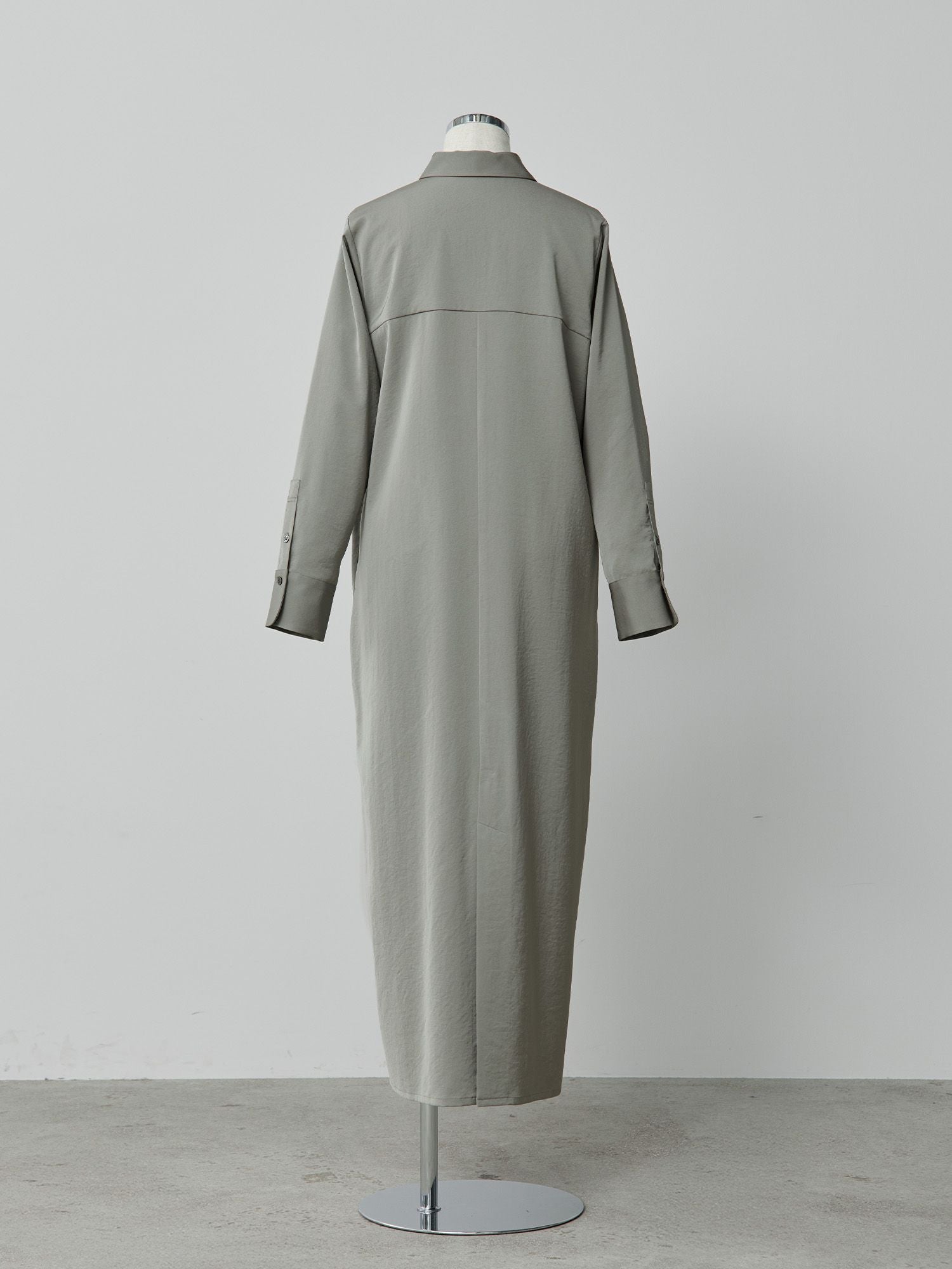 サテンドレープシャツワンピース