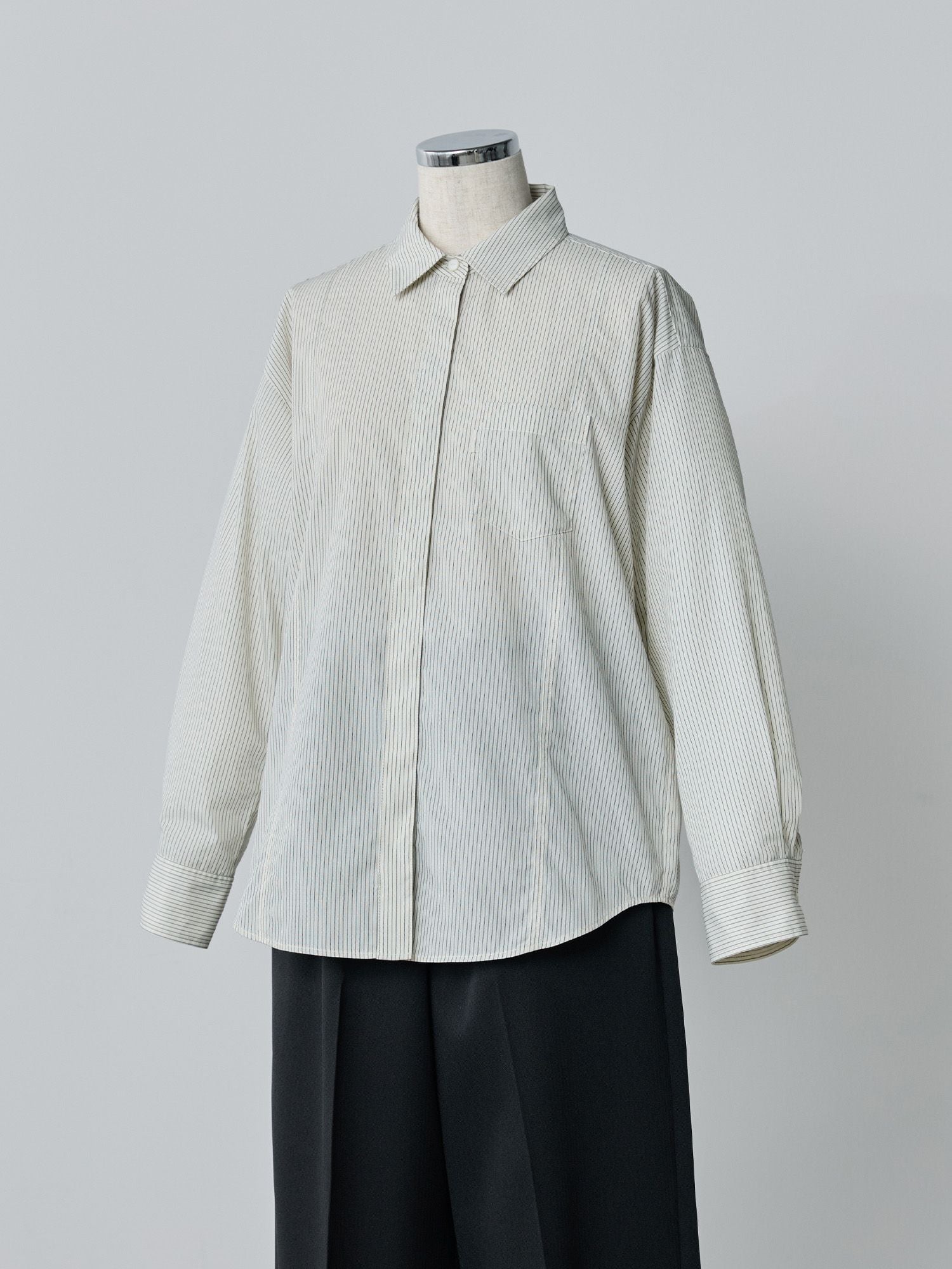 ストライプパネルシームシャツ