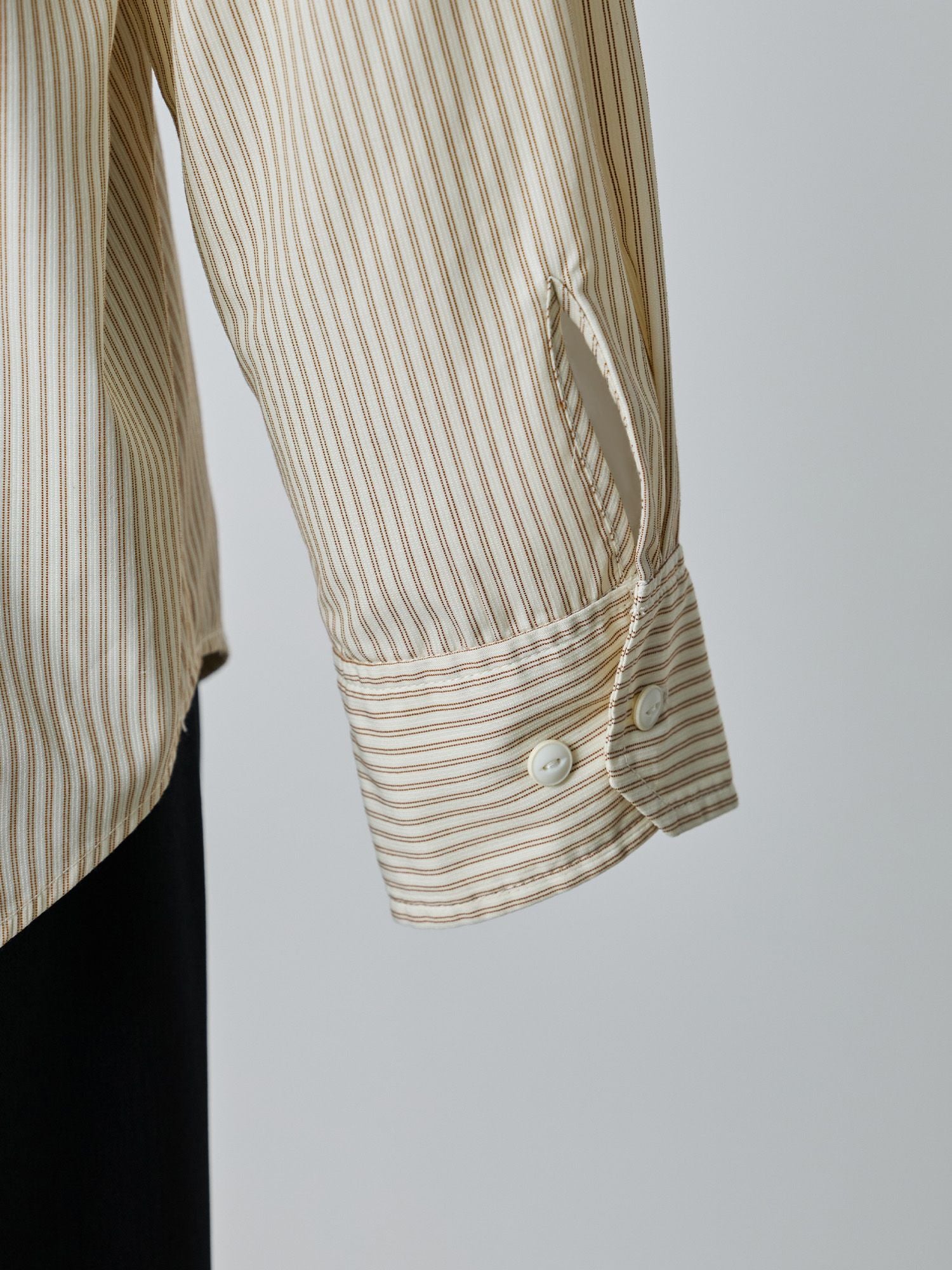 ストライプパネルシームシャツ