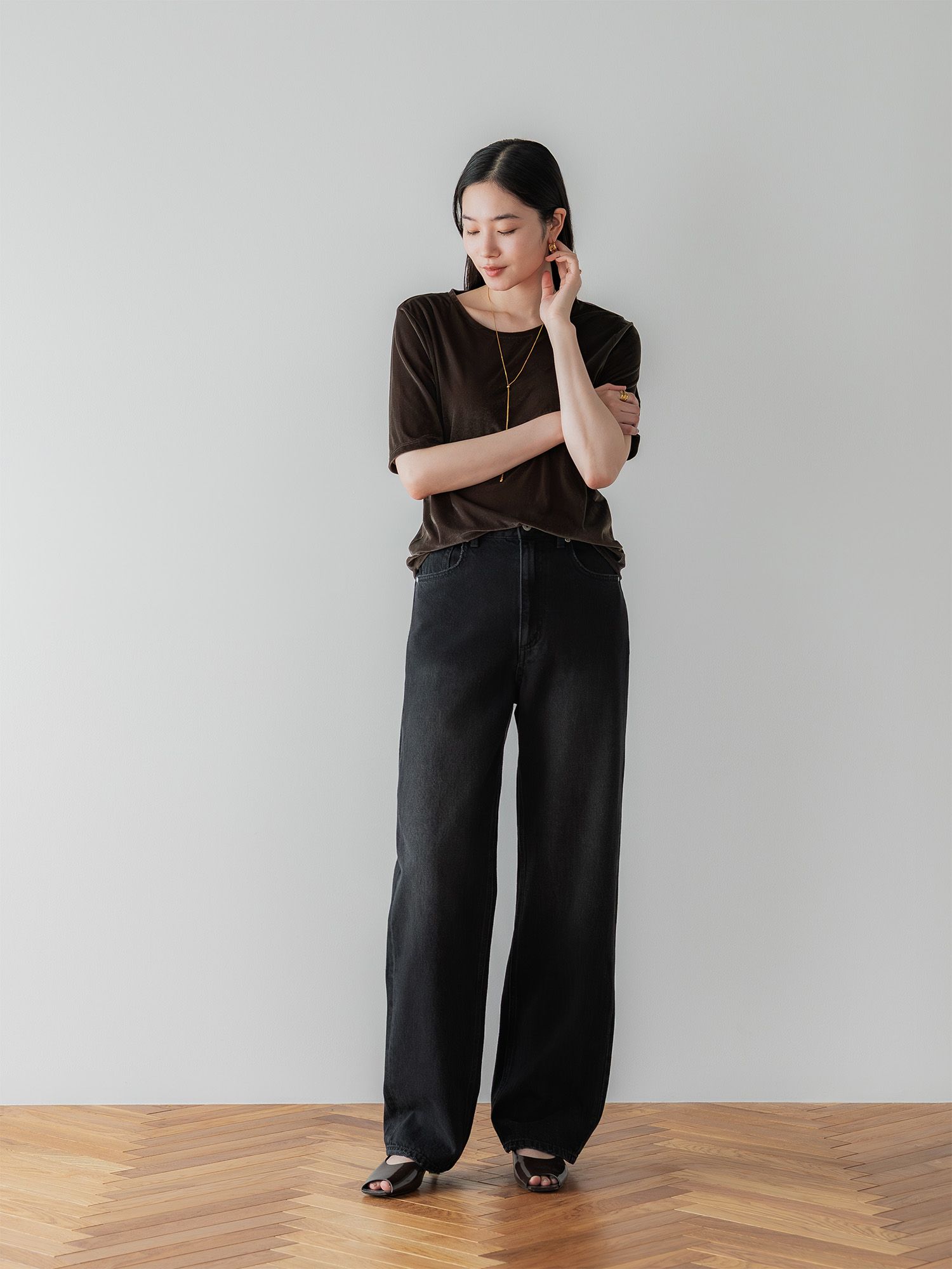 H168 B77 W60 H86 / 着用サイズ : size2