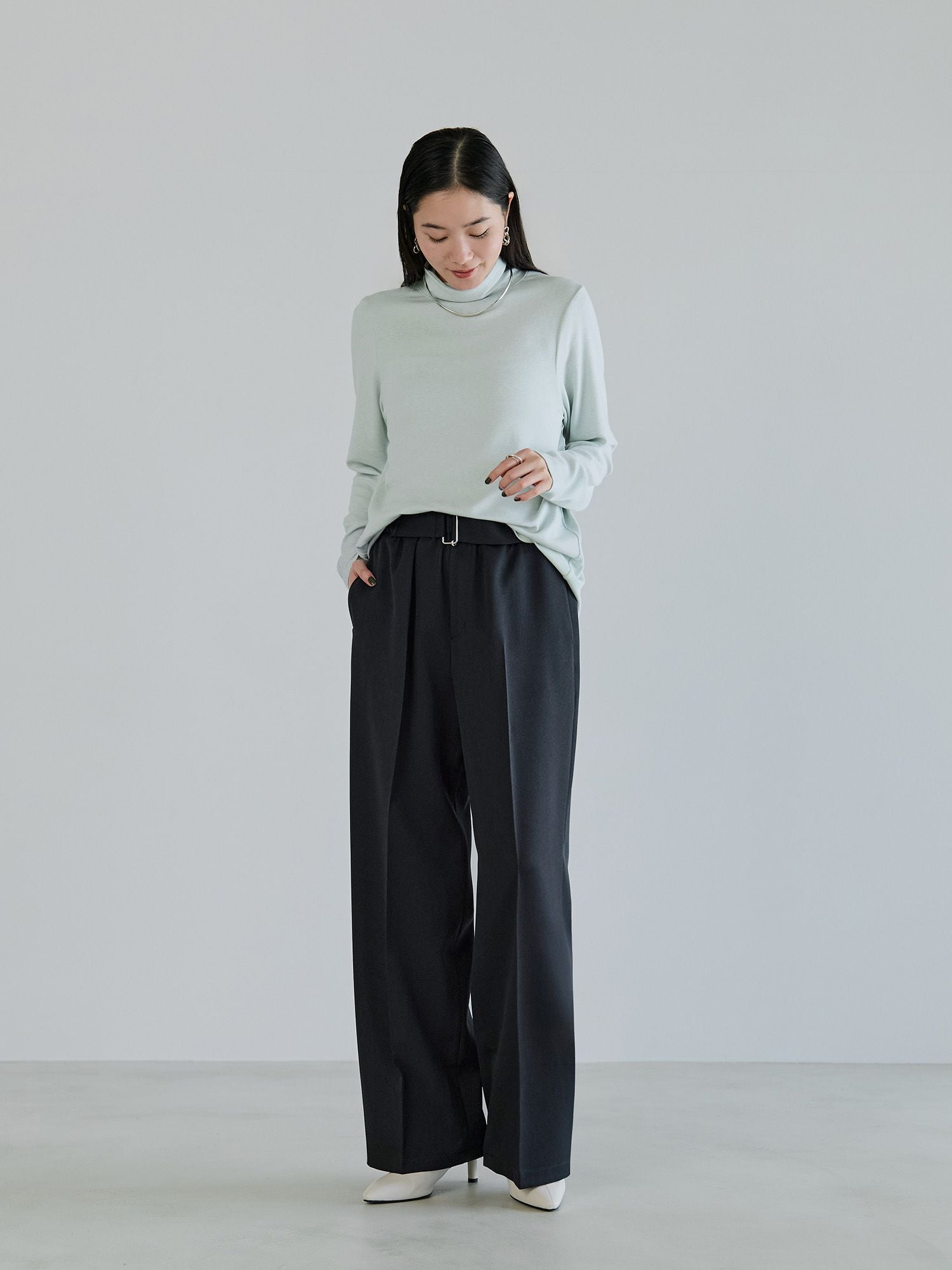 H168 B77 W60 H86 / 着用サイズ : size2