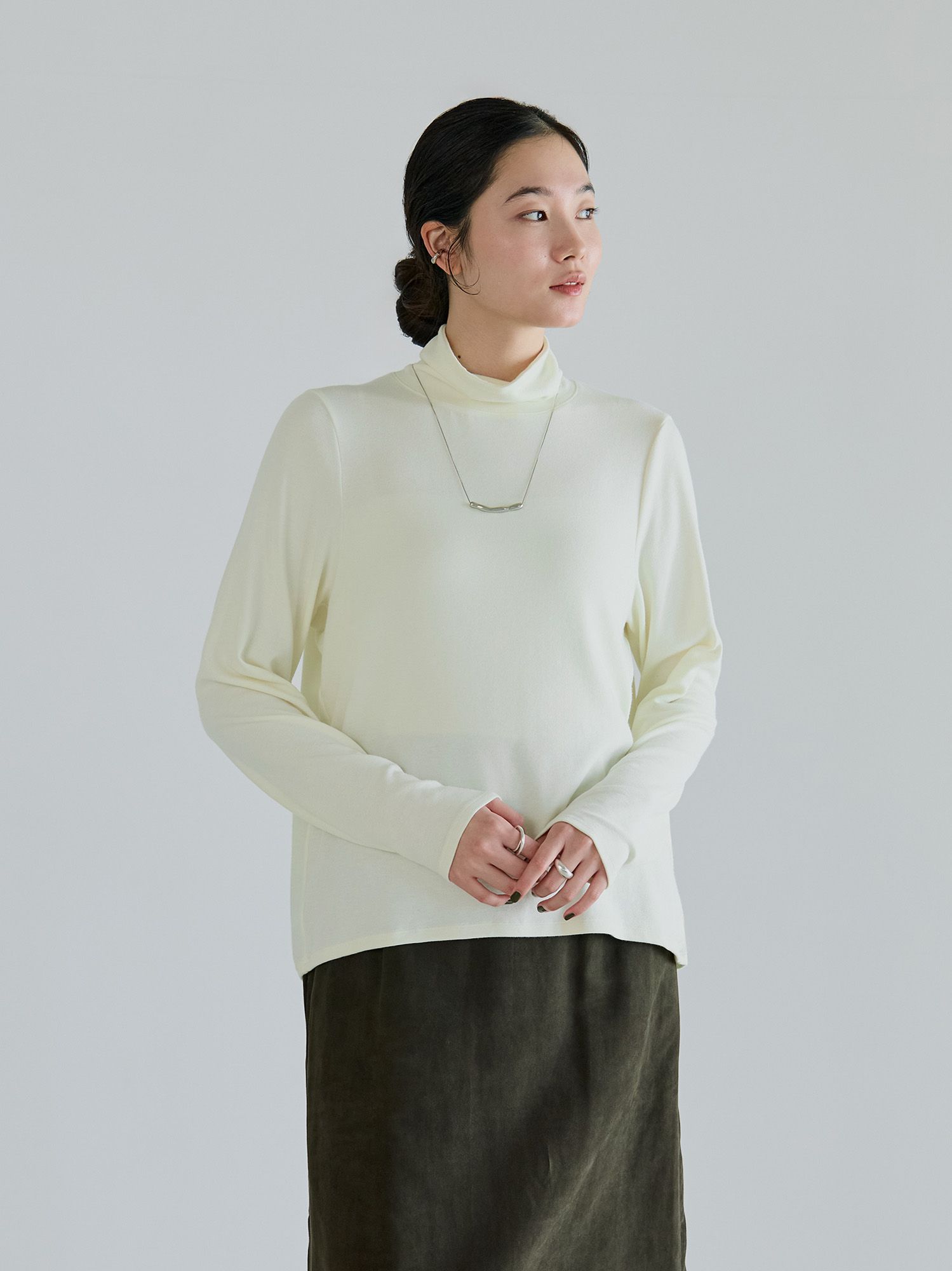 H168 B77 W60 H86 / 着用サイズ : size2