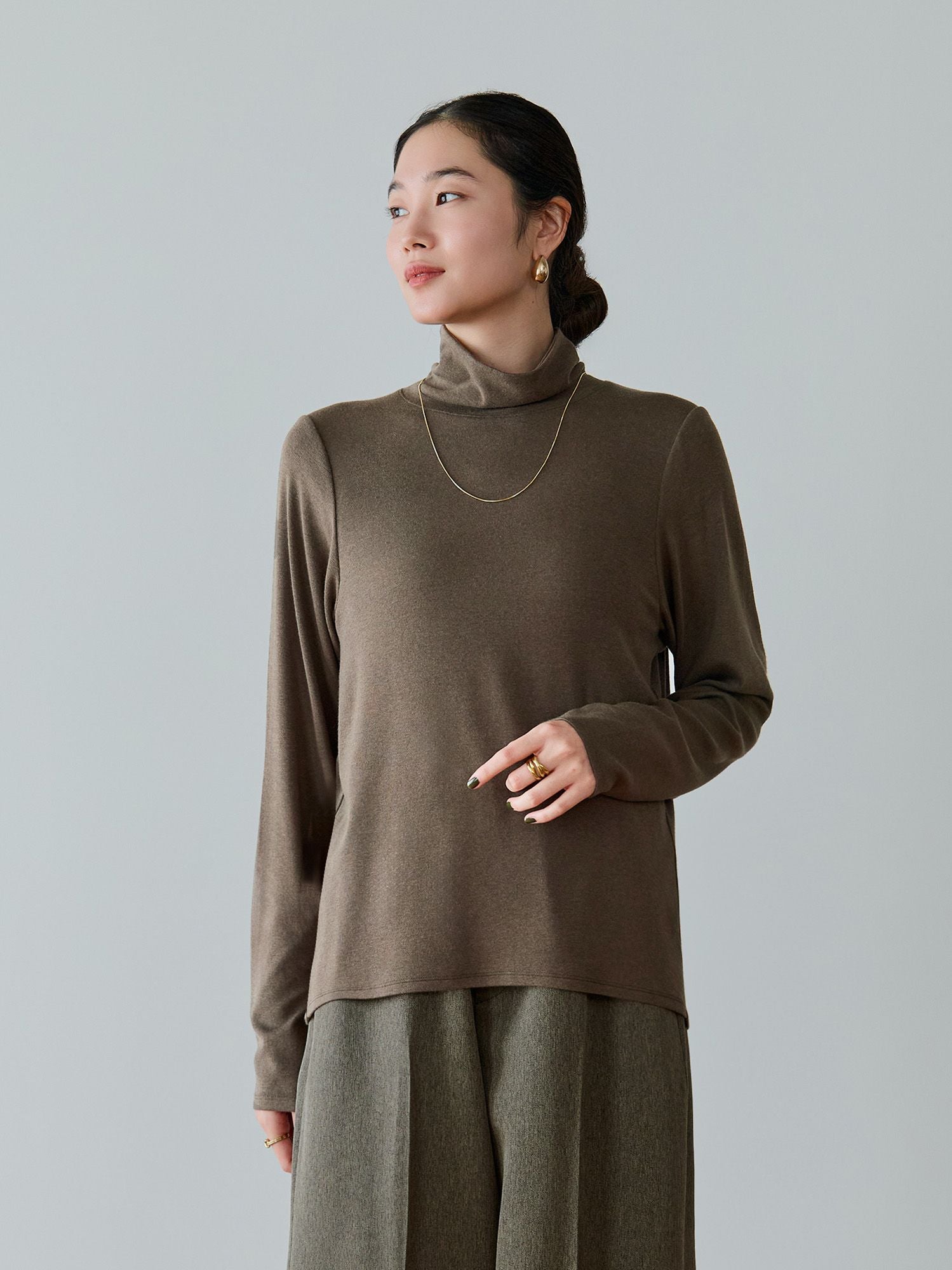 H168 B77 W60 H86 / 着用サイズ : size2