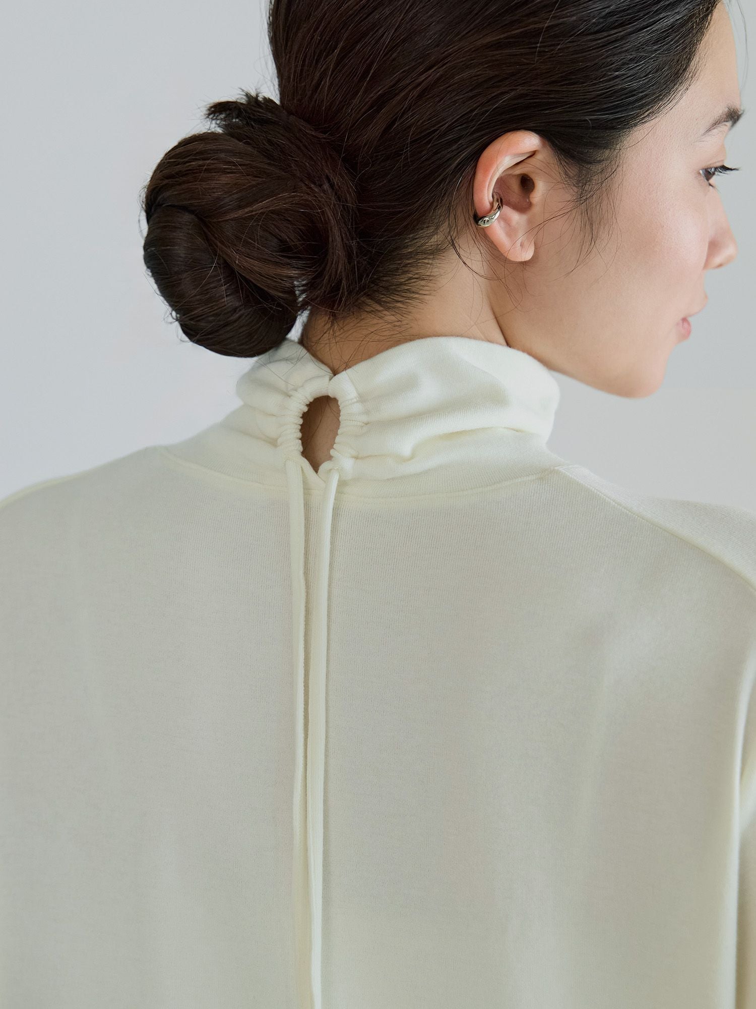 H168 B77 W60 H86 / 着用サイズ : size2