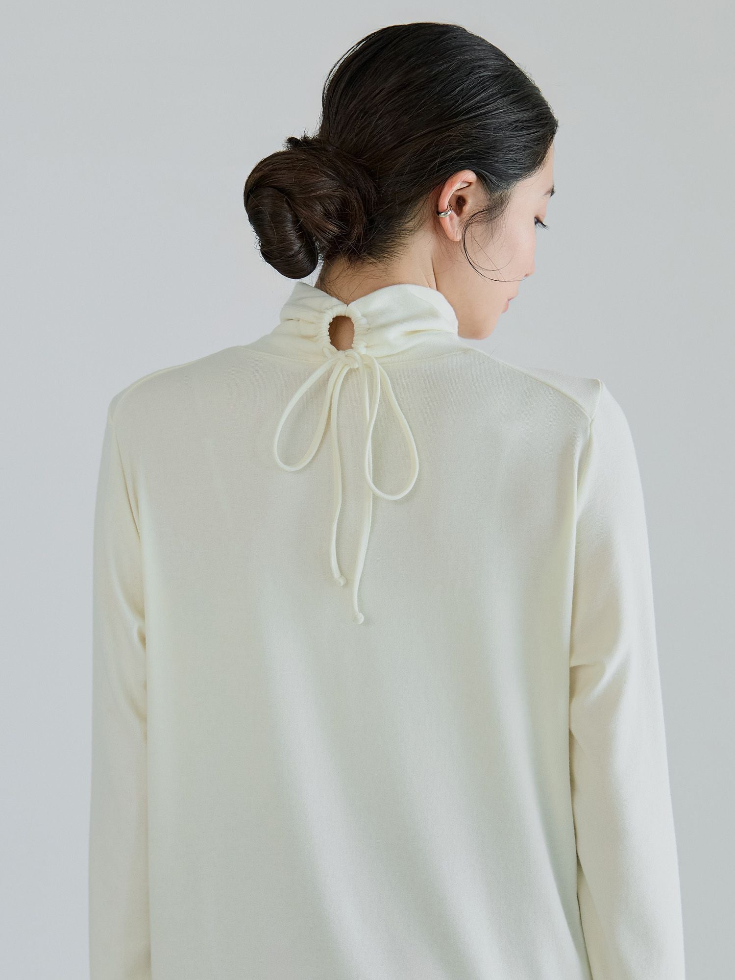 H168 B77 W60 H86 / 着用サイズ : size2