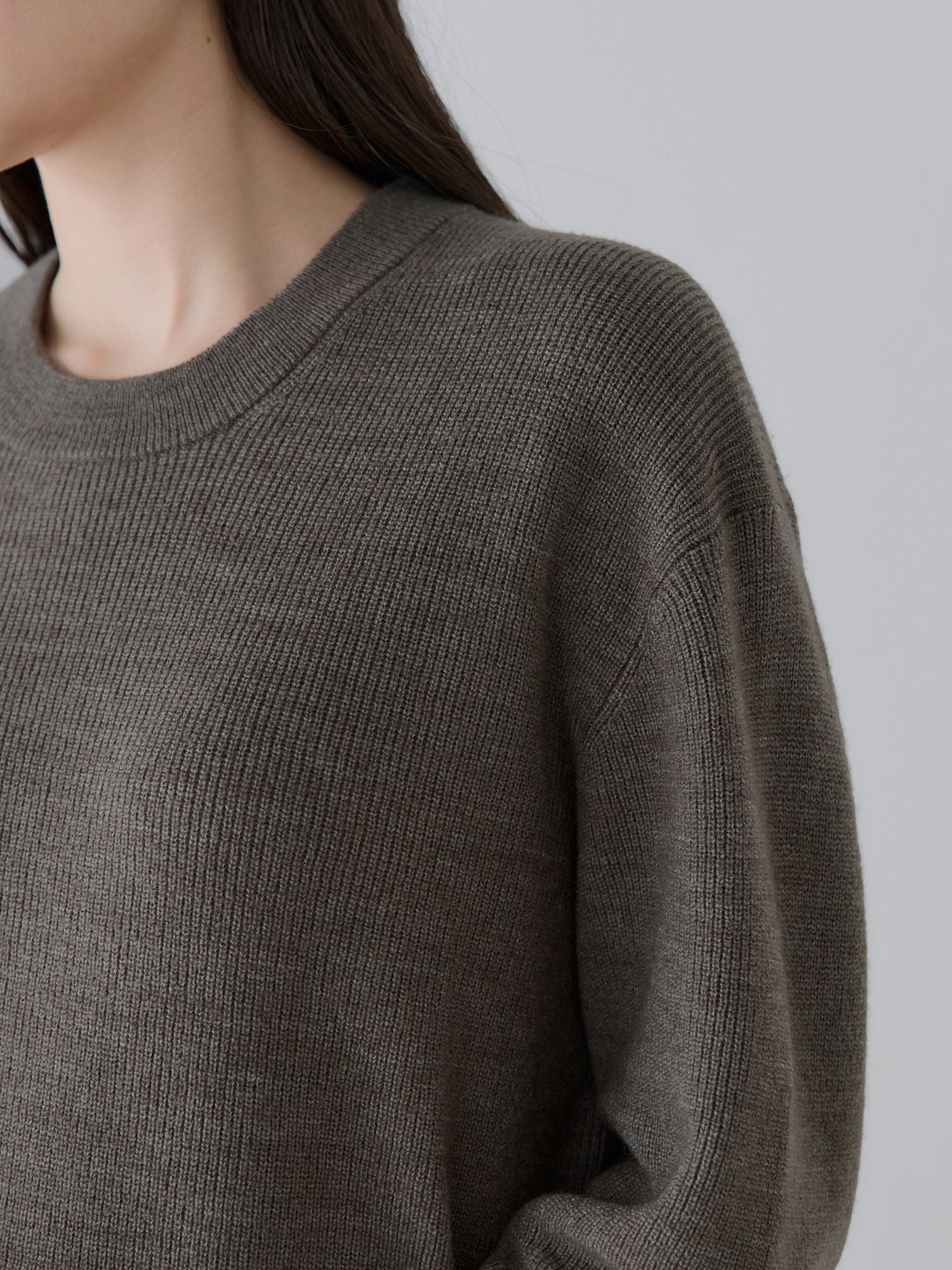 H168 B77 W60 H86 / 着用サイズ : size3