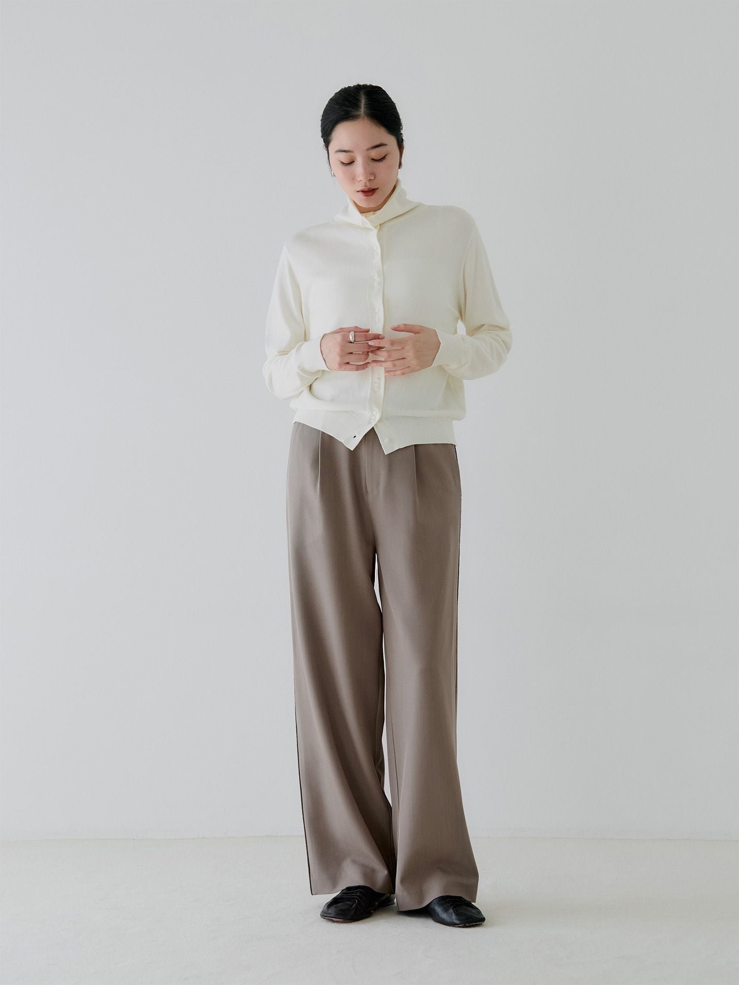 H168 B77 W60 H86 / 着用サイズ : size2