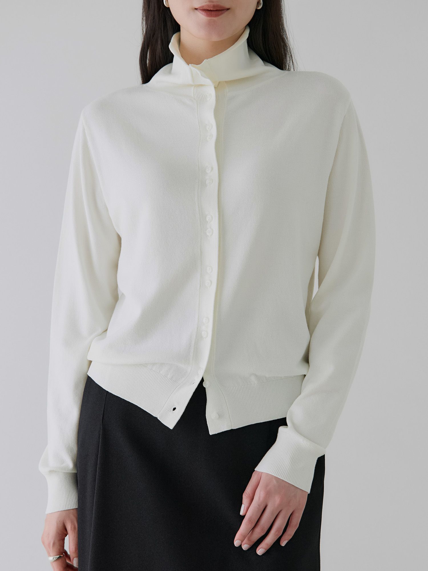 H168 B77 W60 H86 / 着用サイズ : size2