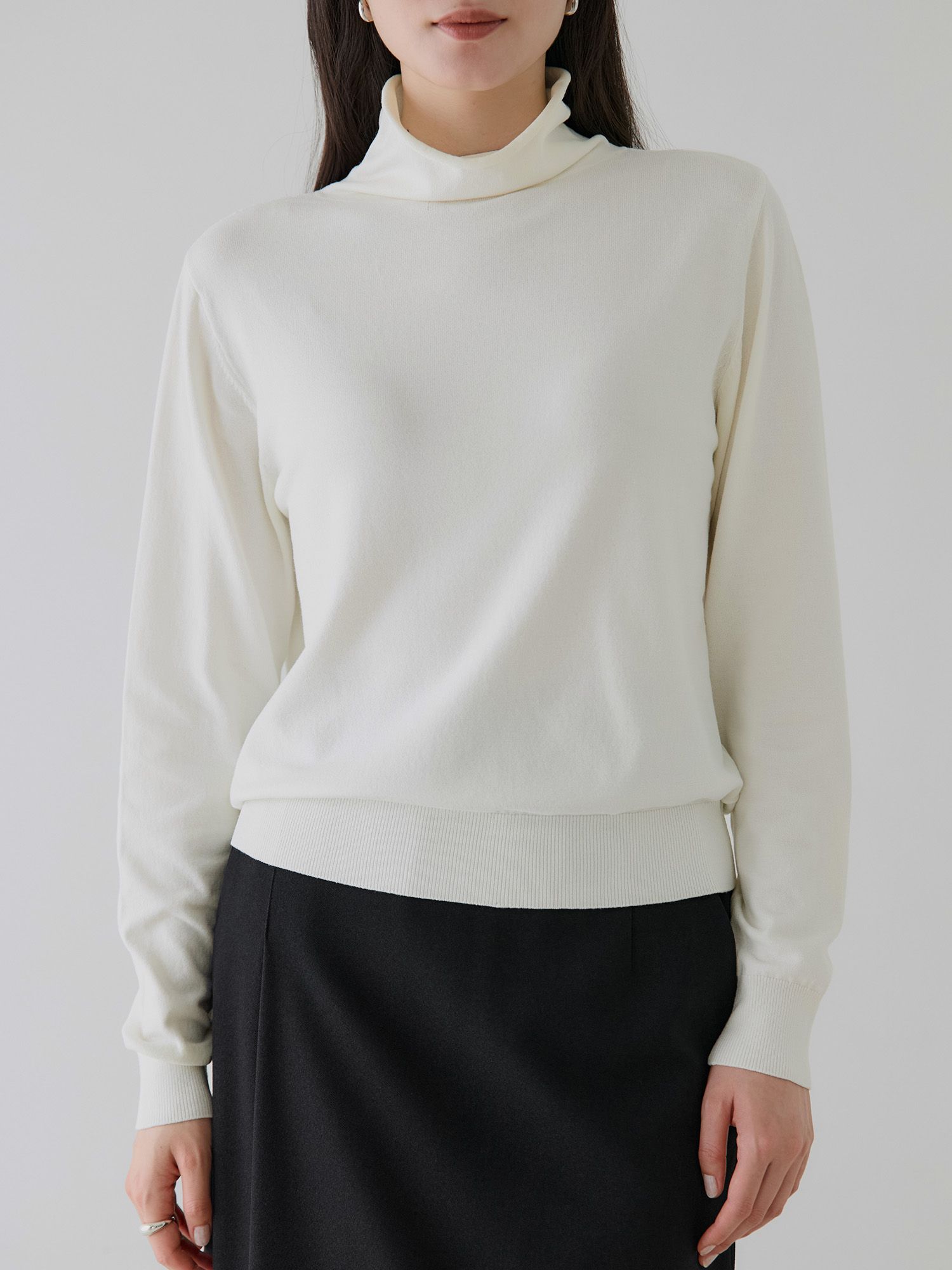 H168 B77 W60 H86 / 着用サイズ : size2