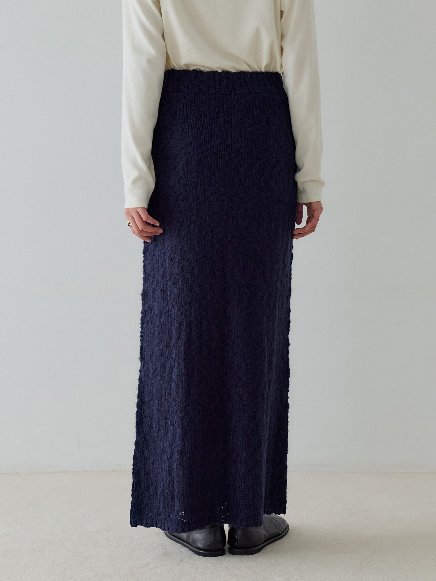 H168 B77 W60 H86 / 着用サイズ : サンプル