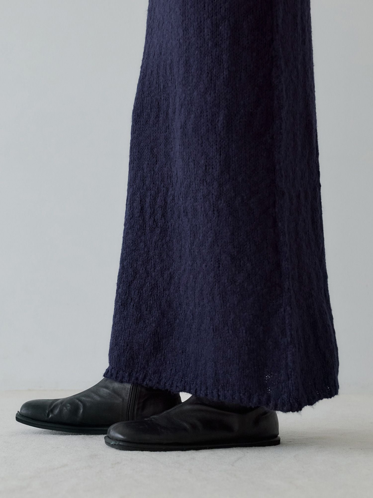 H168 B77 W60 H86 / 着用サイズ : サンプル