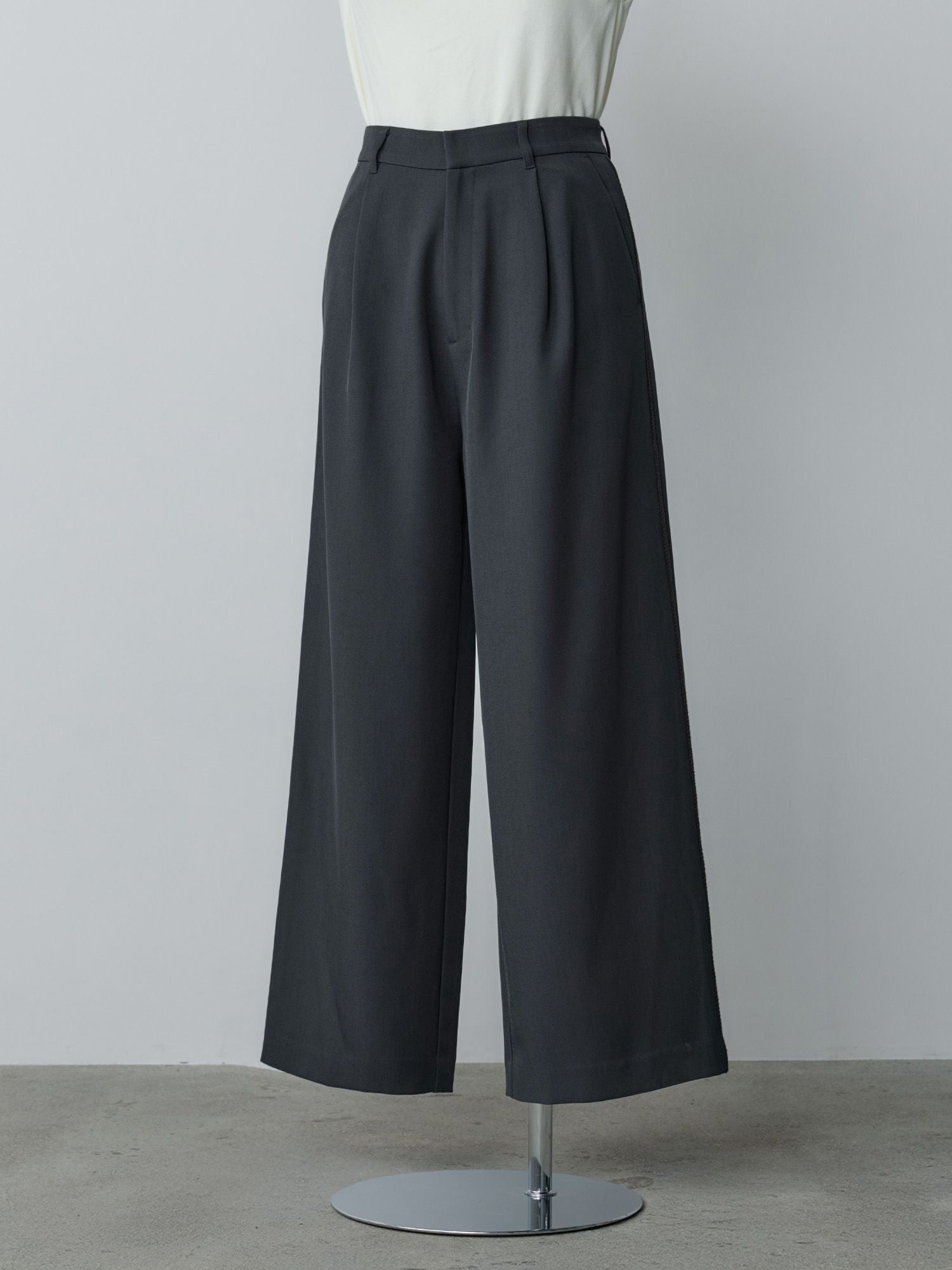 サイドシームニットラインスラックス