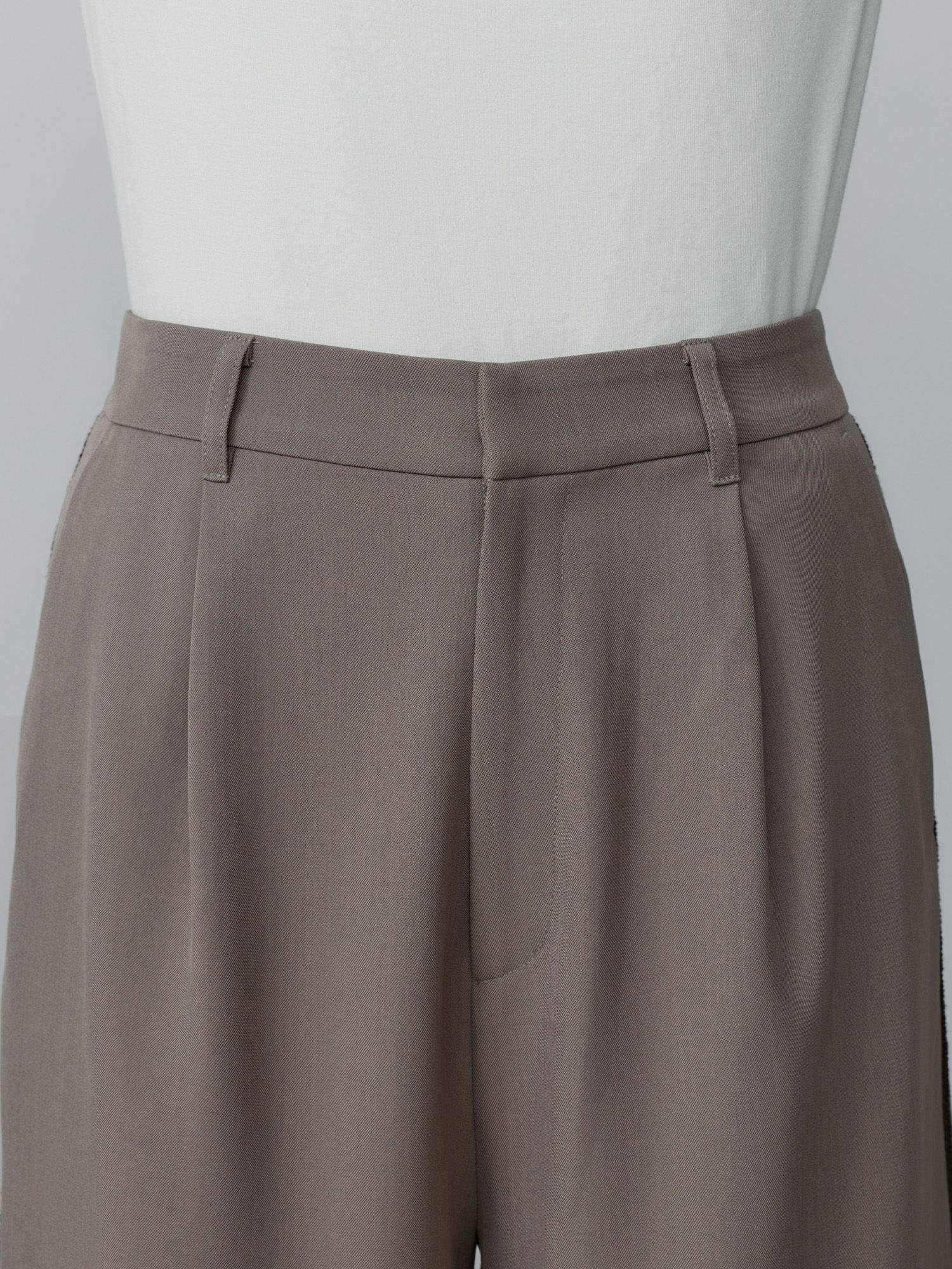 サイドシームニットラインスラックス