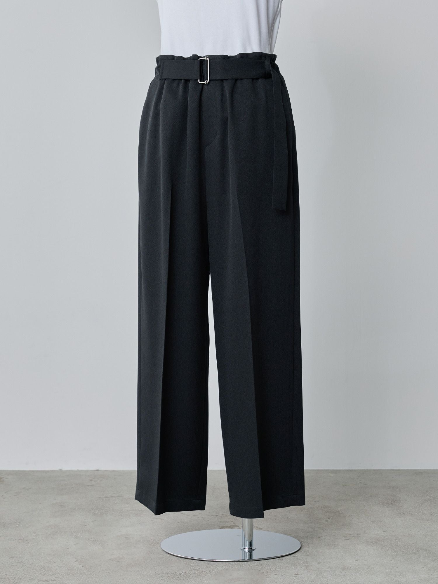 フリーウエストベルテッドパンツ