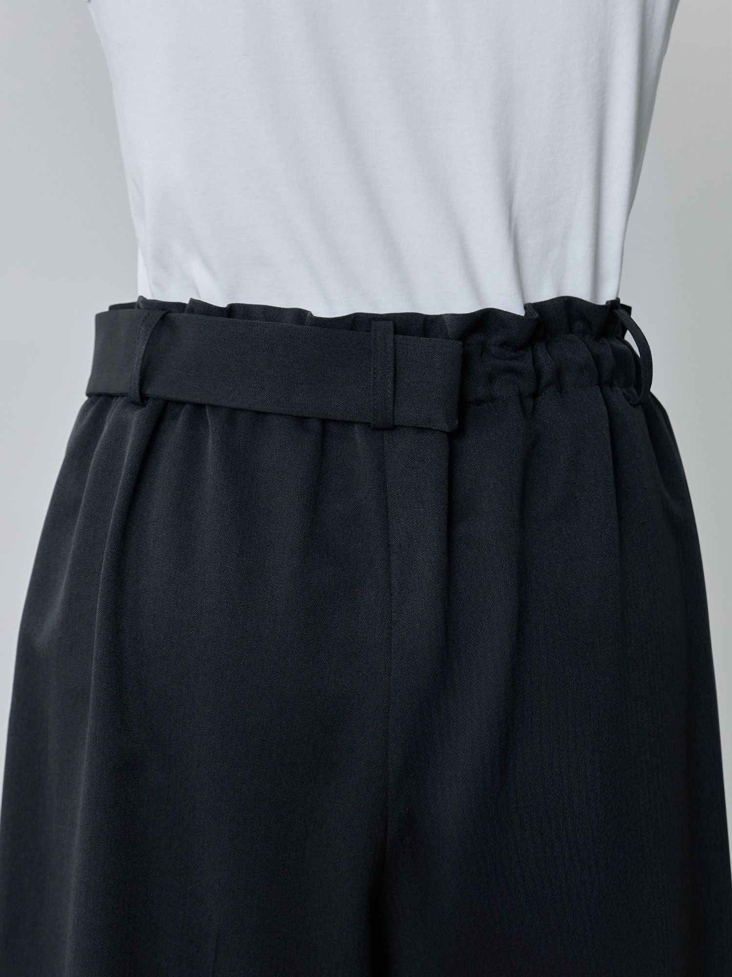 フリーウエストベルテッドパンツ