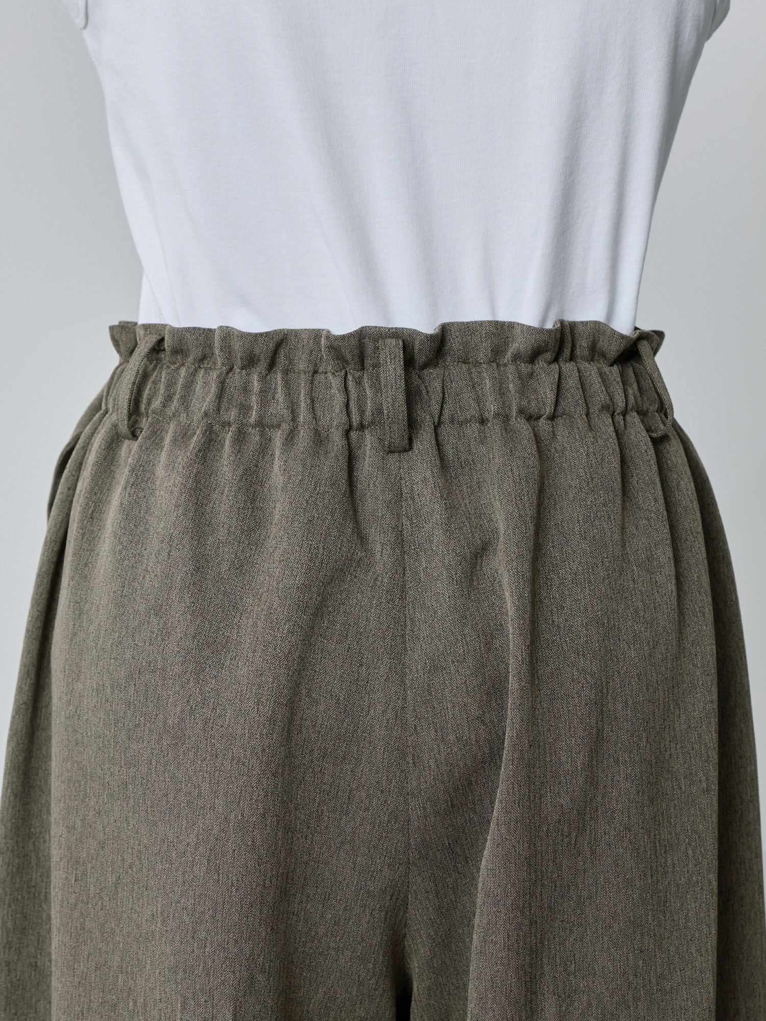 フリーウエストベルテッドパンツ