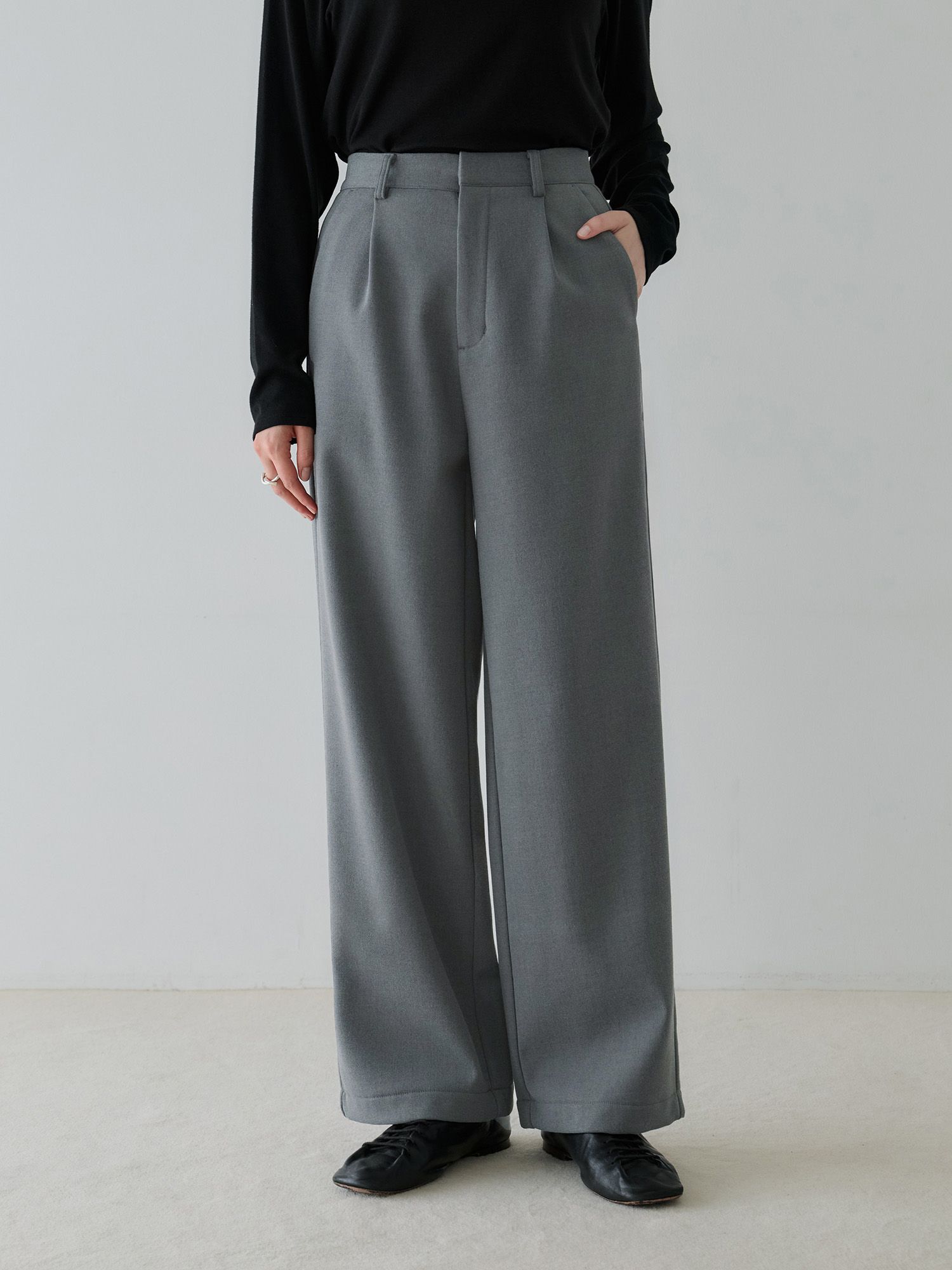 H168 B77 W60 H86 / 着用サイズ : サンプル