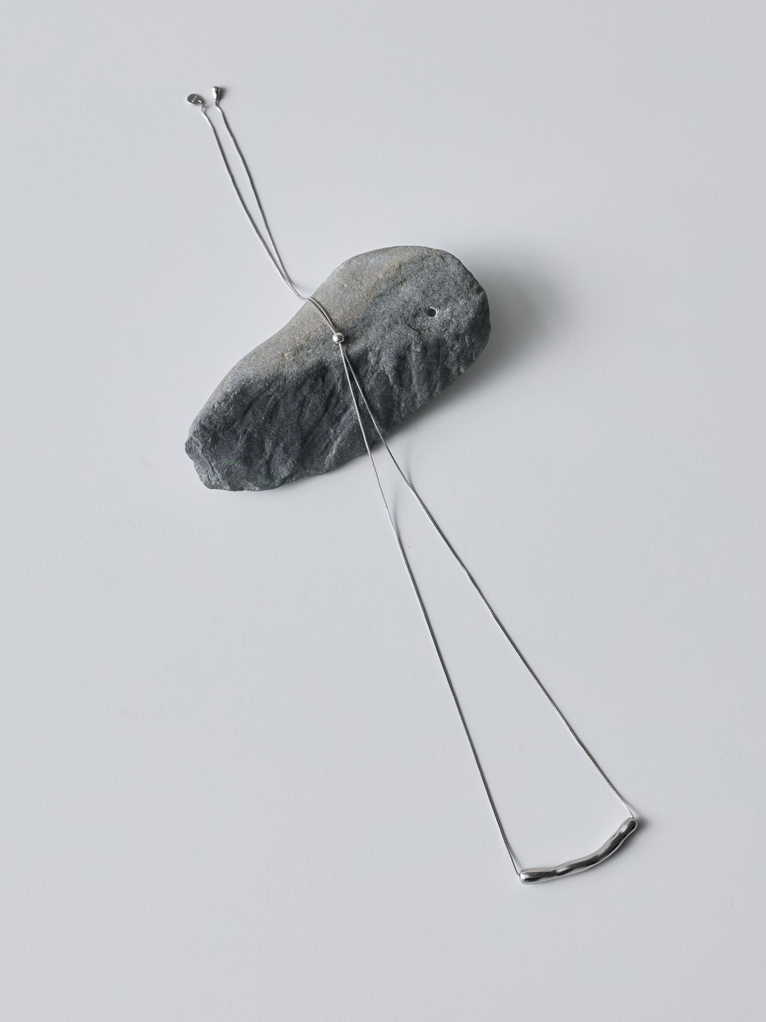 ウェイビーアジャスタブルネックレス