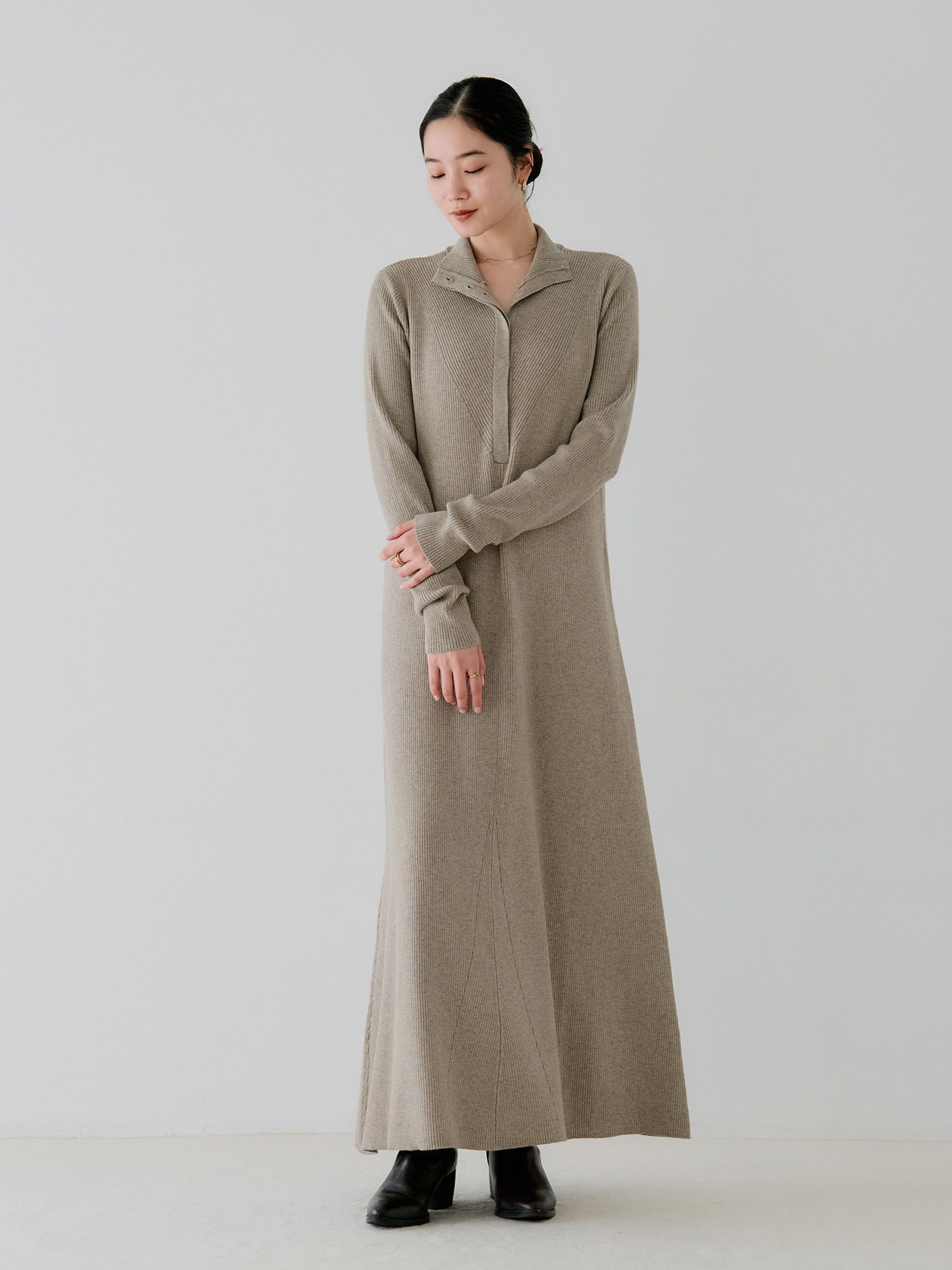 H168 B77 W60 H86 / 着用サイズ : size3