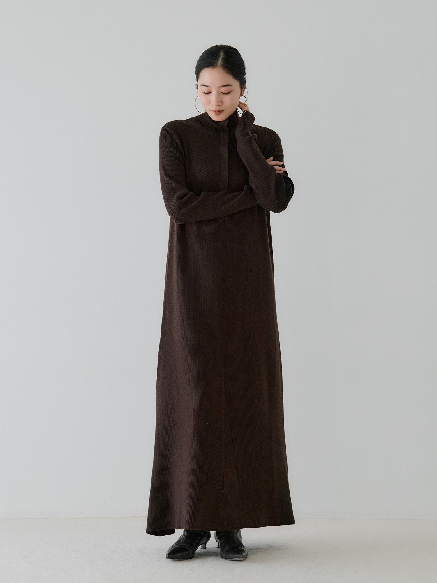 H168 B77 W60 H86 / 着用サイズ : size3