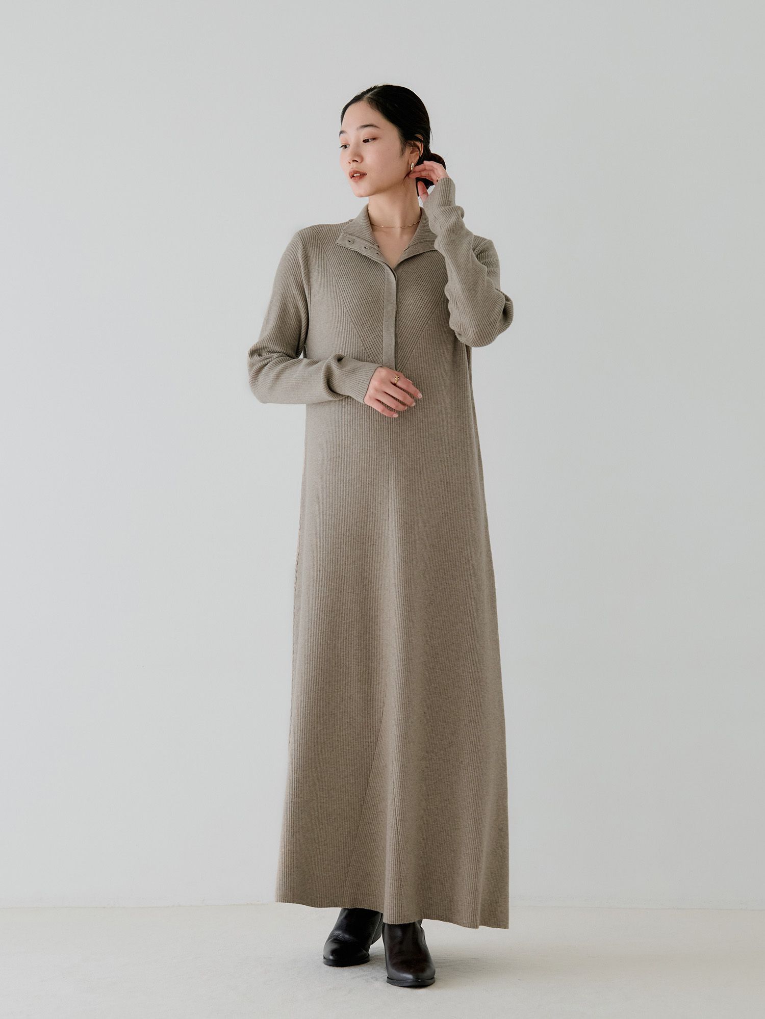 H168 B77 W60 H86 / 着用サイズ : size3