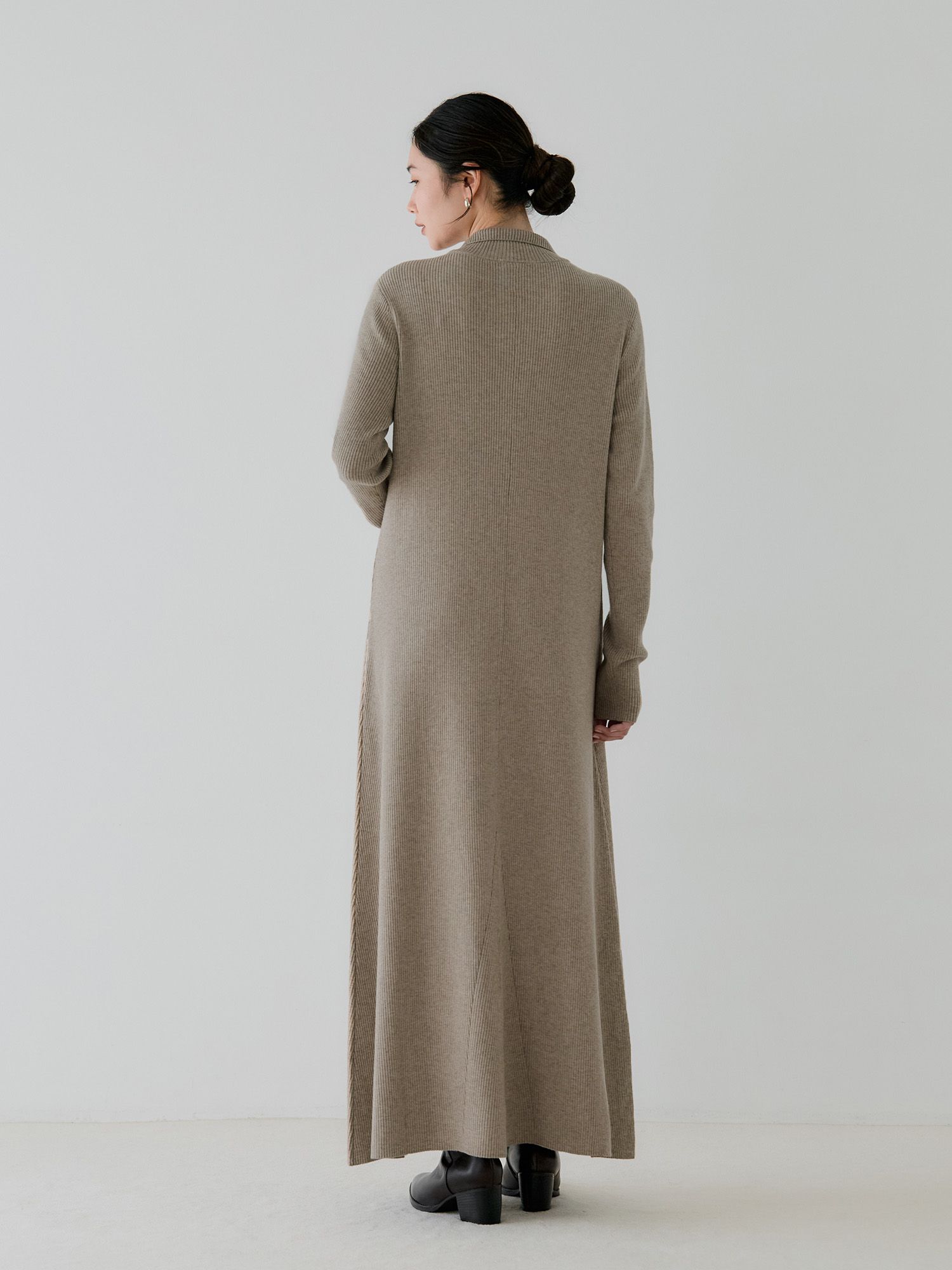 H168 B77 W60 H86 / 着用サイズ : size3