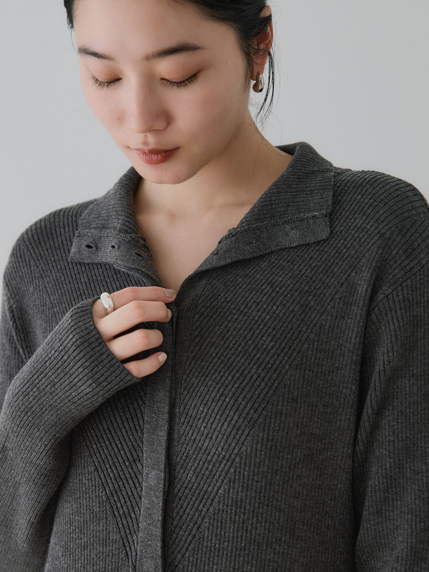 H168 B77 W60 H86 / 着用サイズ : size3