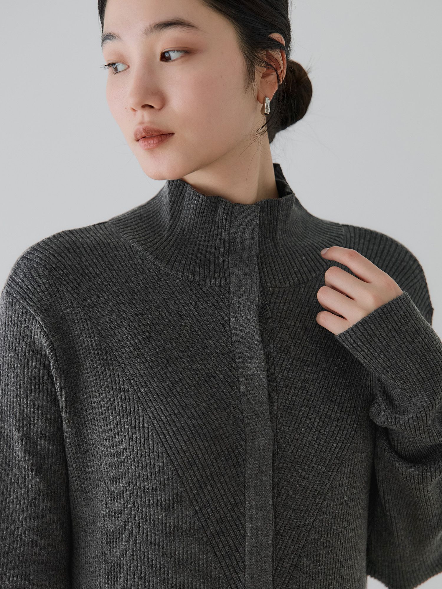 H168 B77 W60 H86 / 着用サイズ : size3