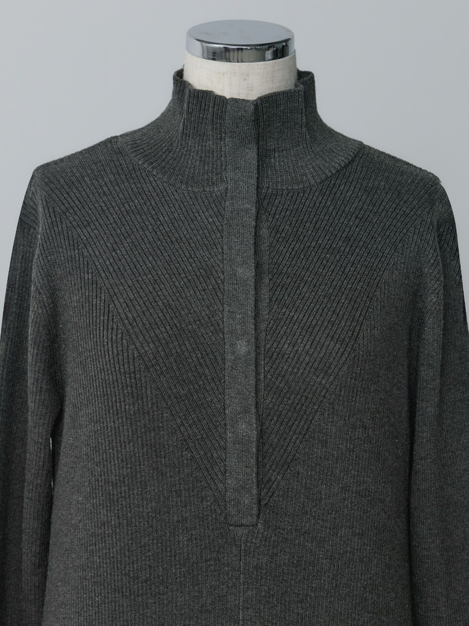 フロントフライニットワンピース