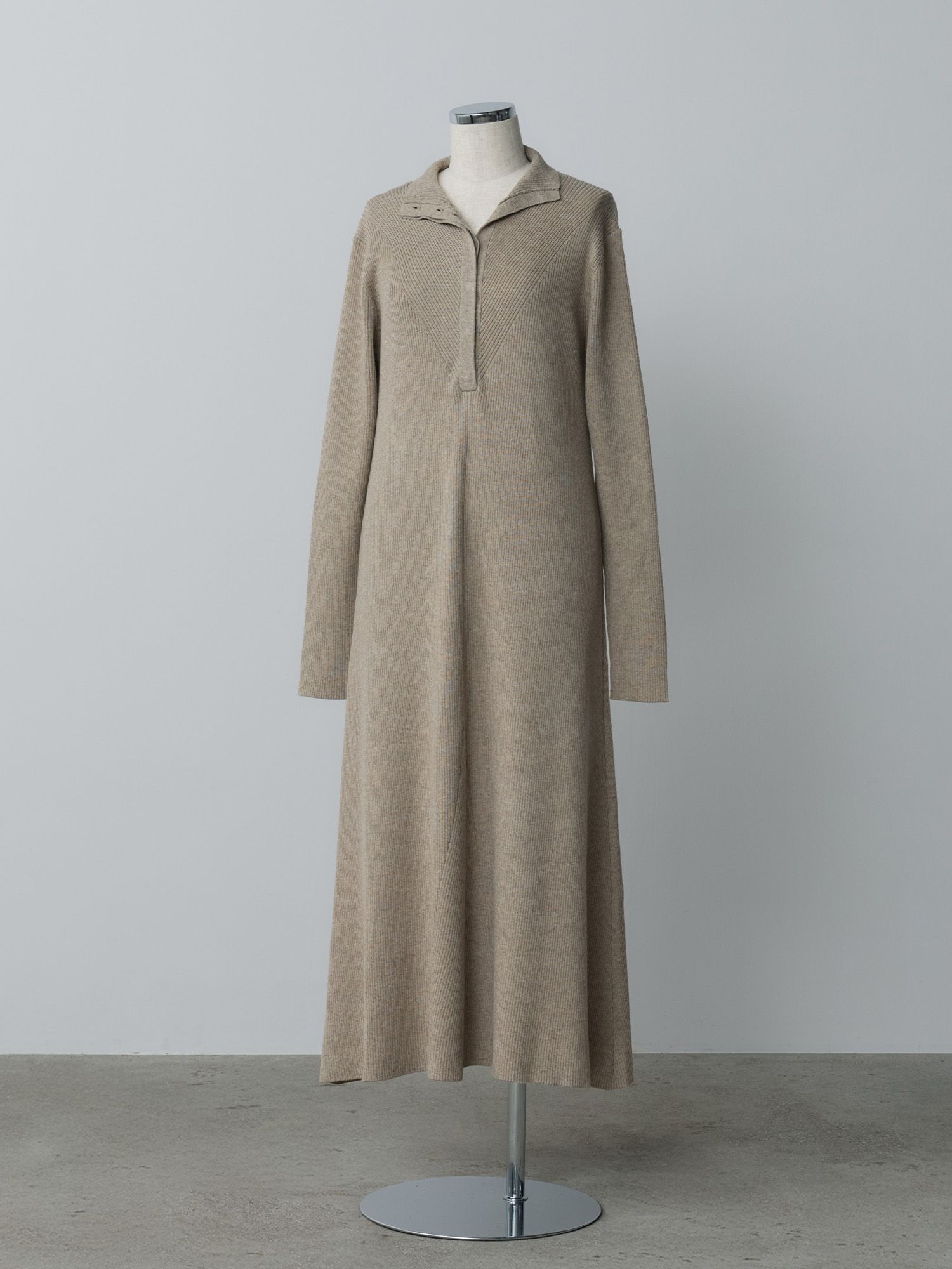 フロントフライニットワンピース