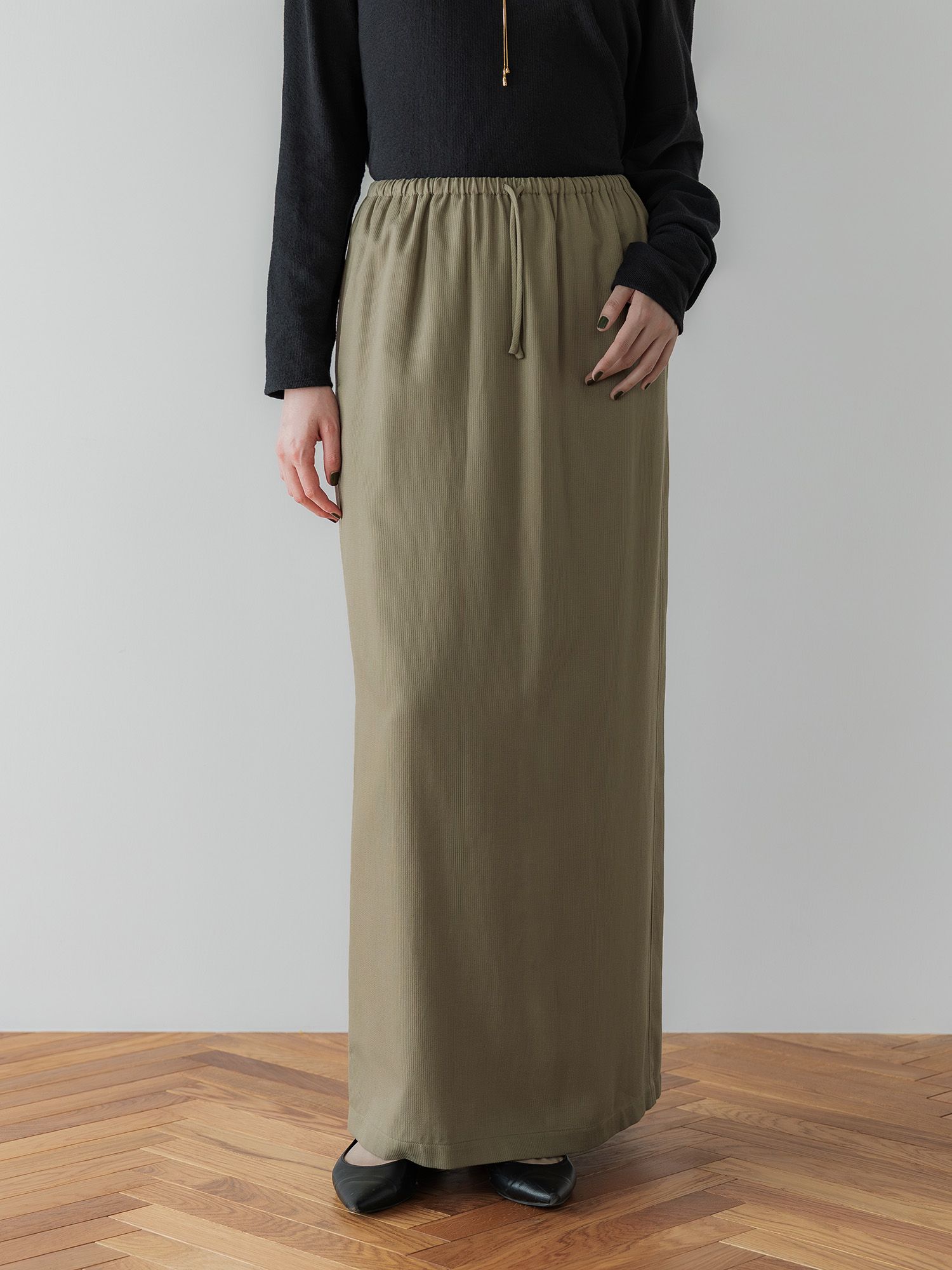 H168 B77 W60 H86 / 着用サイズ : サンプル