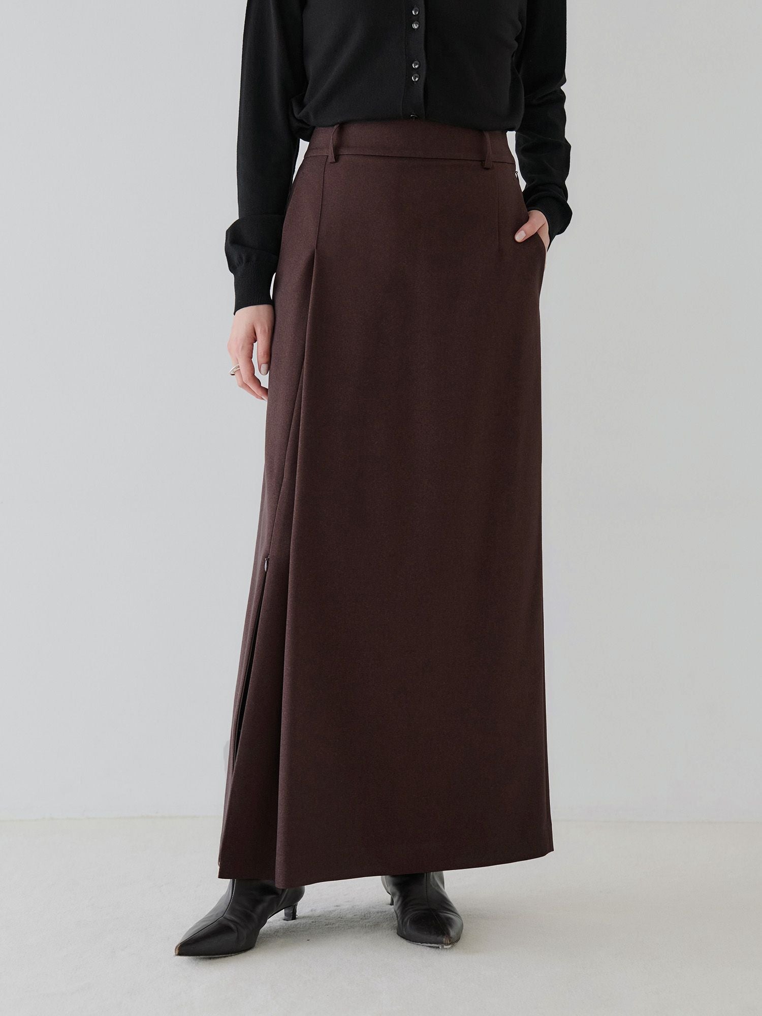 H168 B77 W60 H86 / 着用サイズ : サンプル