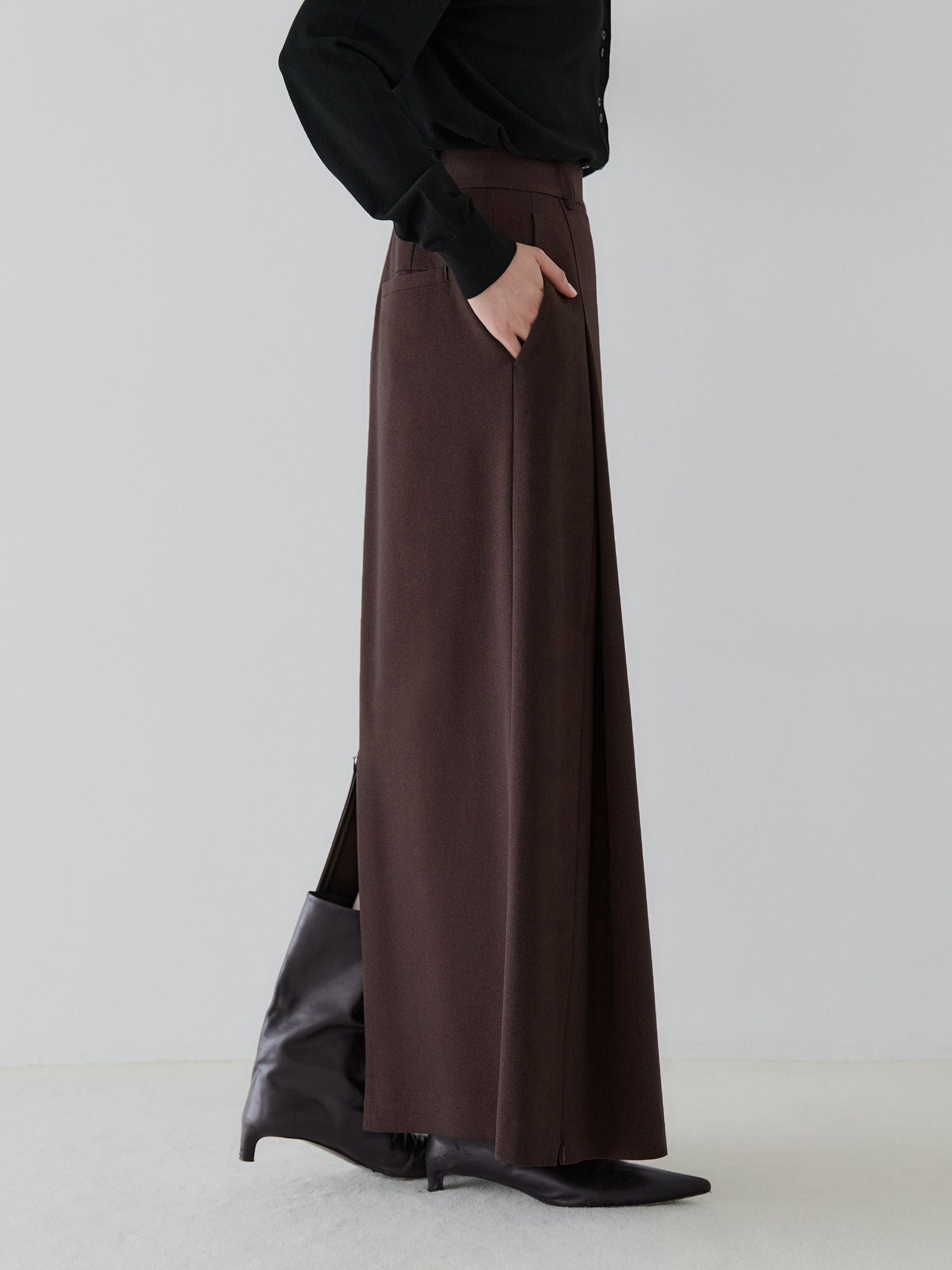 H168 B77 W60 H86 / 着用サイズ : サンプル