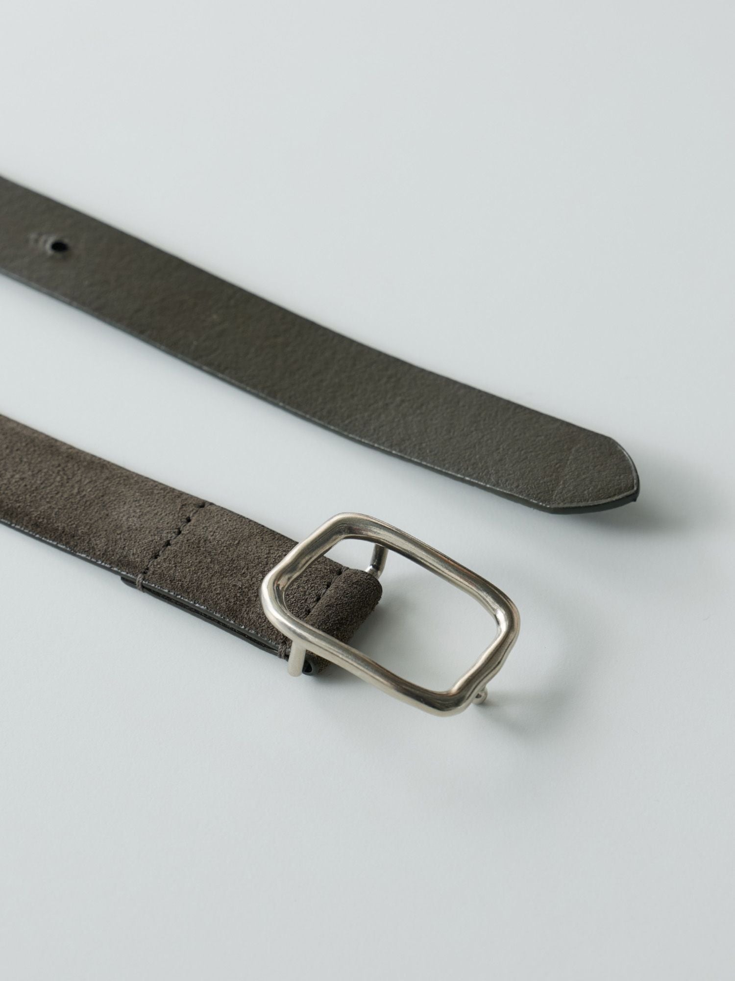 ボタンスタッズスウェードベルト