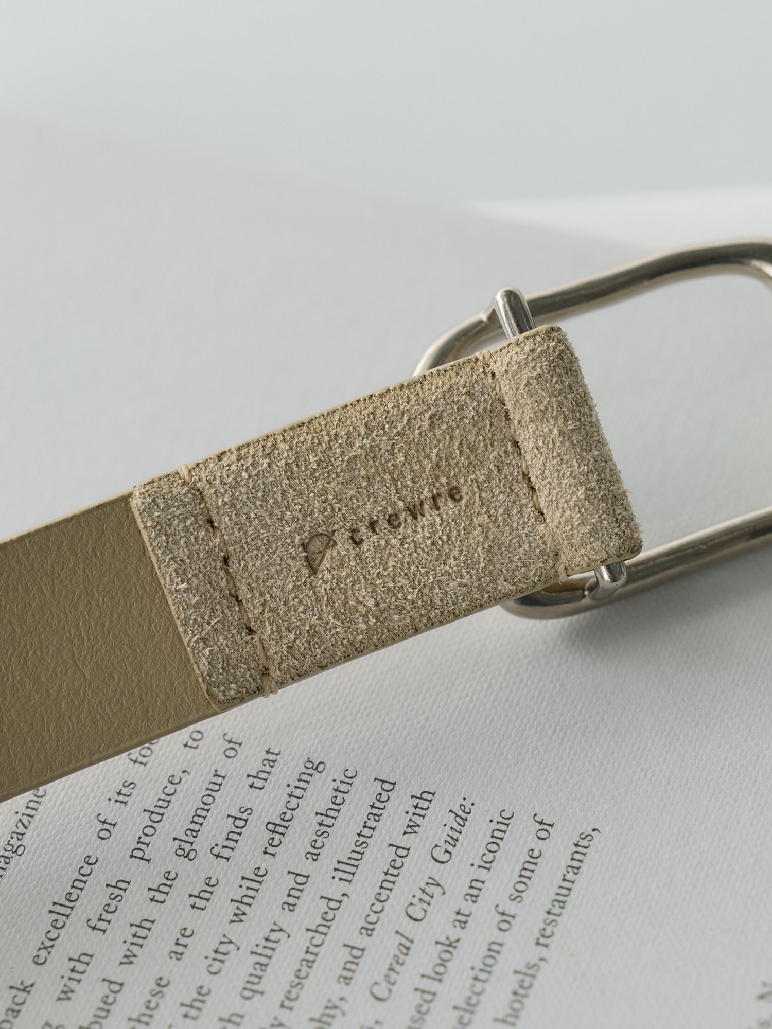 ボタンスタッズスウェードベルト